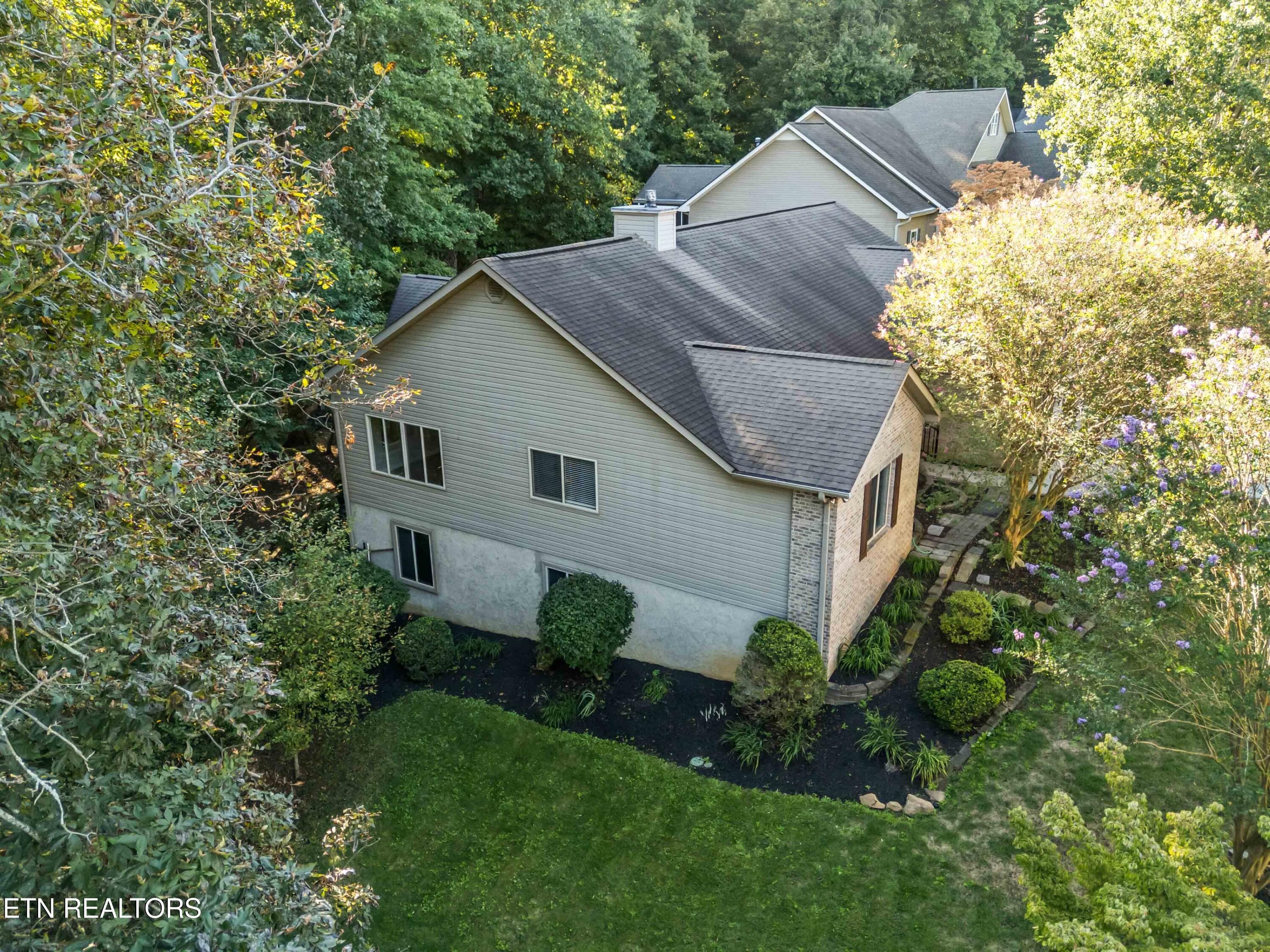 Left side of the house - 508 Skiatook Court, Loudon, TN 37774, Loudon
