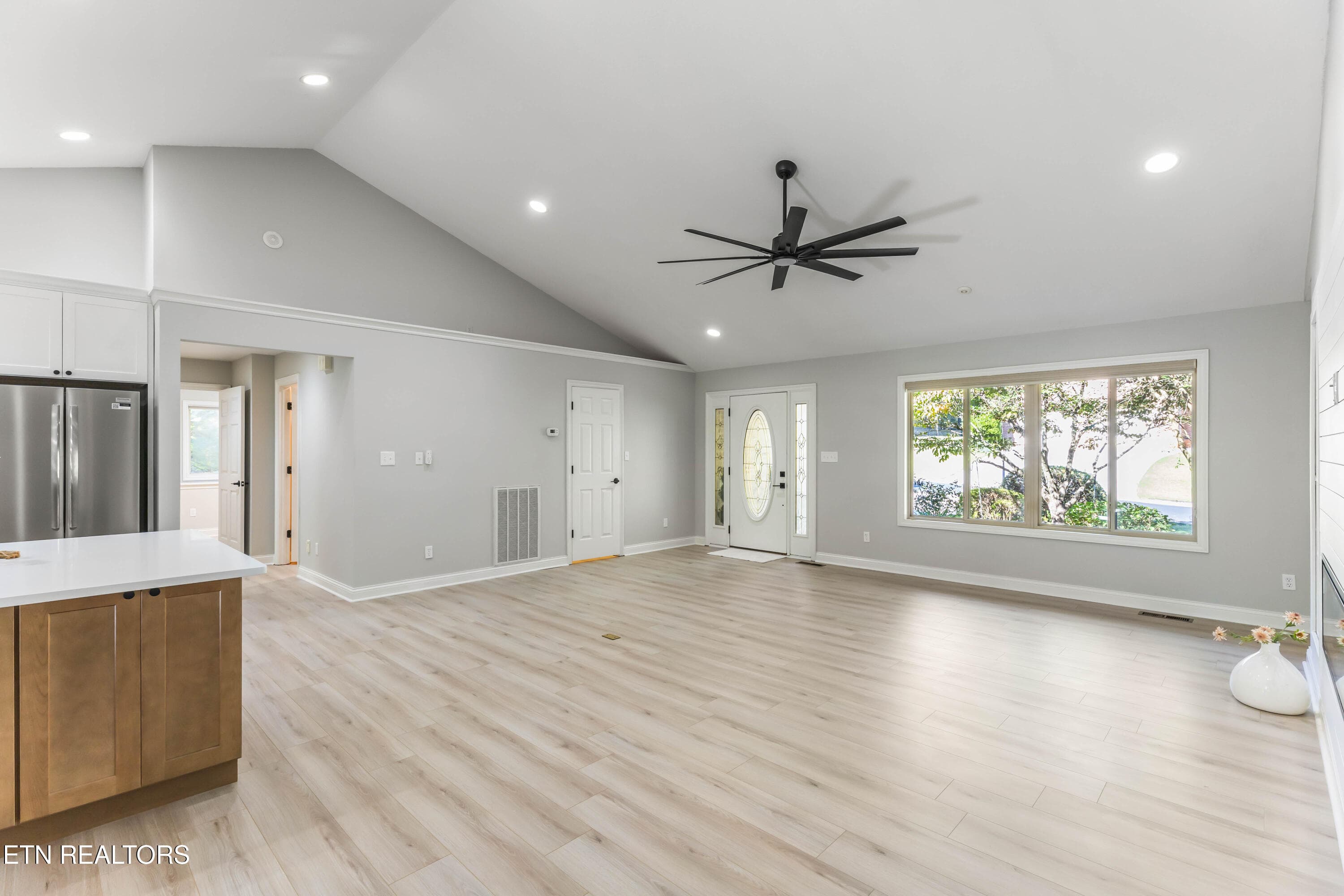 Spacious living room - 508 Skiatook Court, Loudon, TN 37774, Loudon