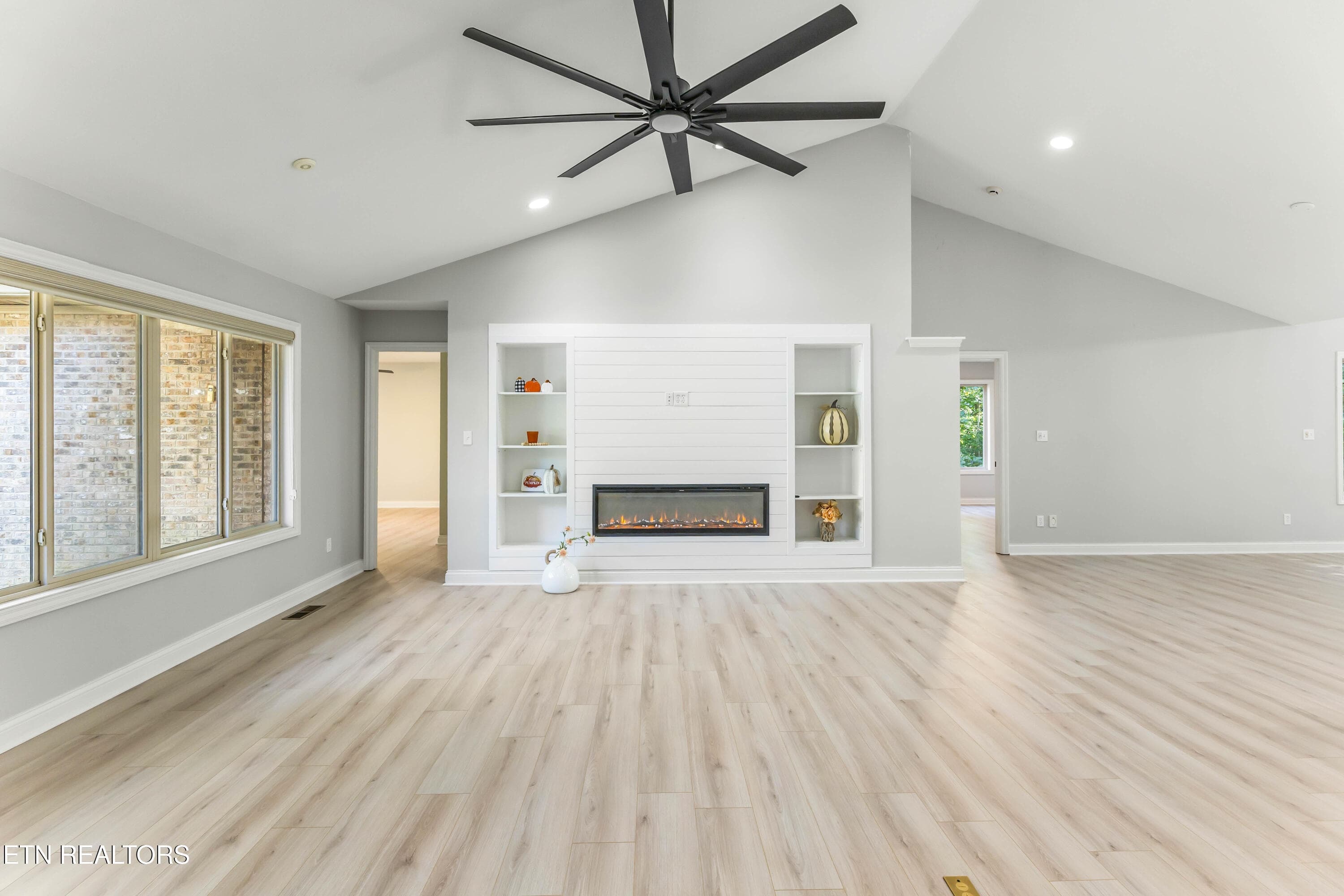 Electric Fireplace - 508 Skiatook Court, Loudon, TN 37774, Loudon