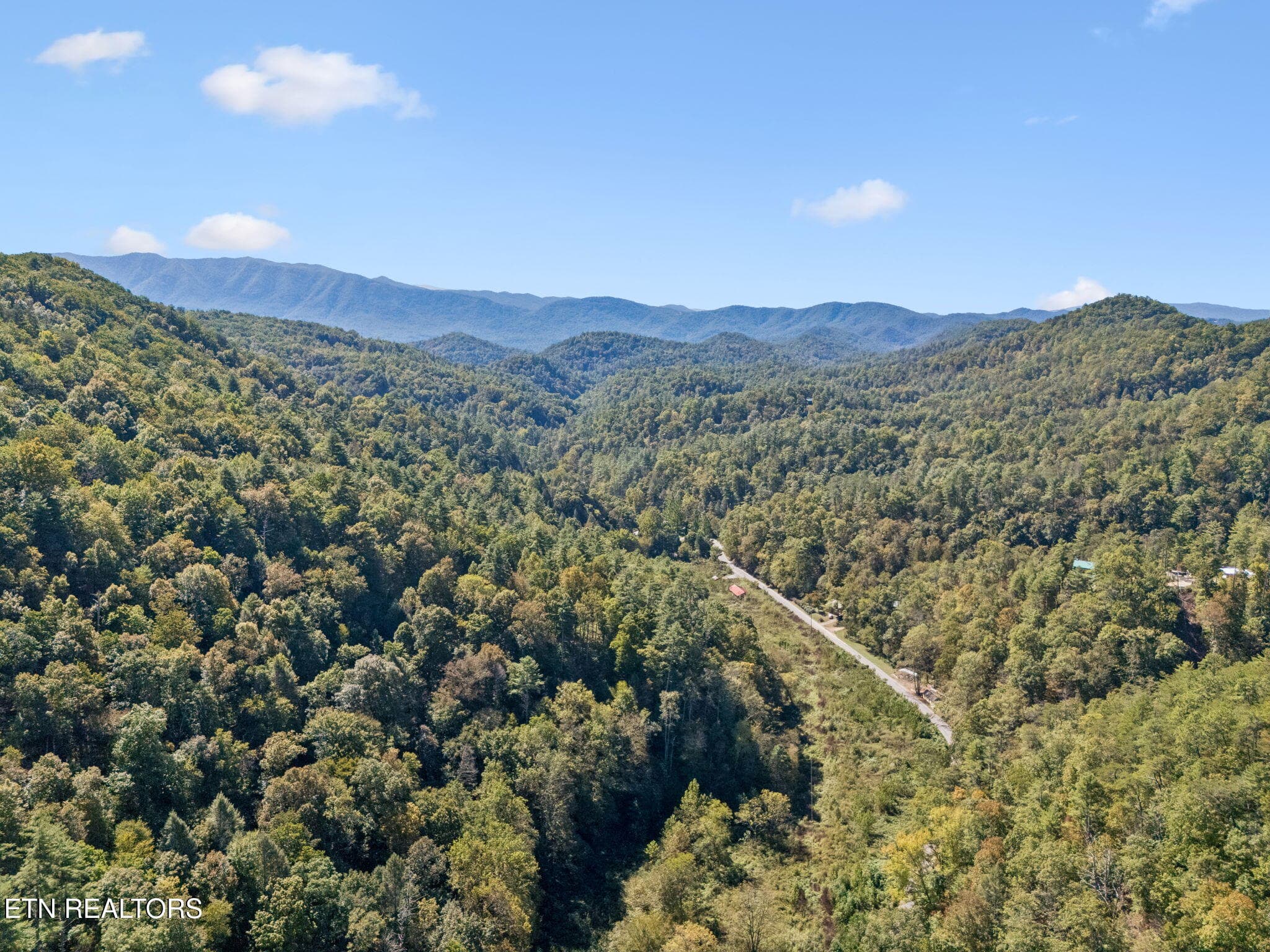 Mountain setting Drone - 1243 Carrs Creek Rd, Townsend, TN 37882, Townsend