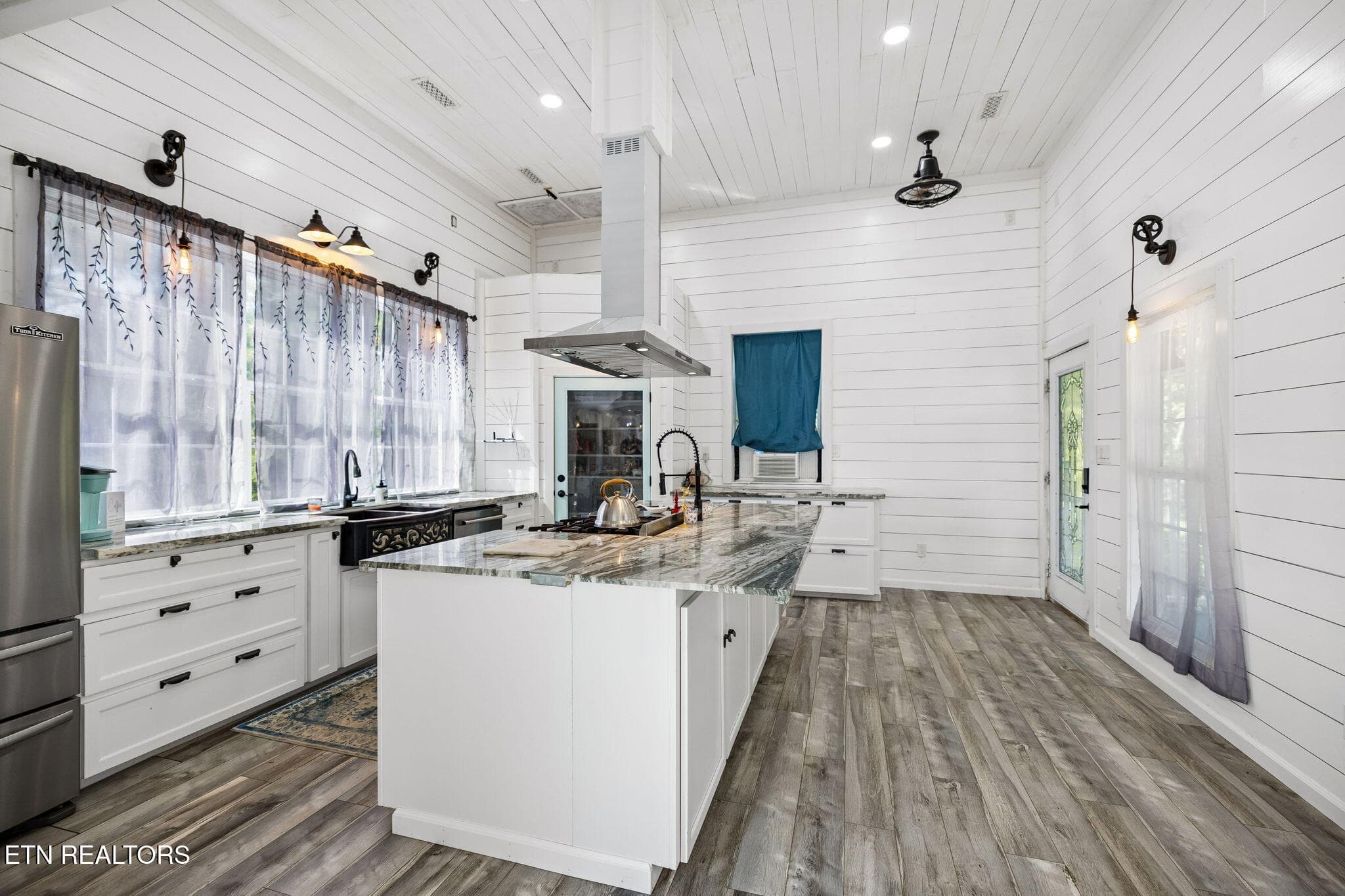 Kitchen - 1243 Carrs Creek Rd, Townsend, TN 37882, Townsend