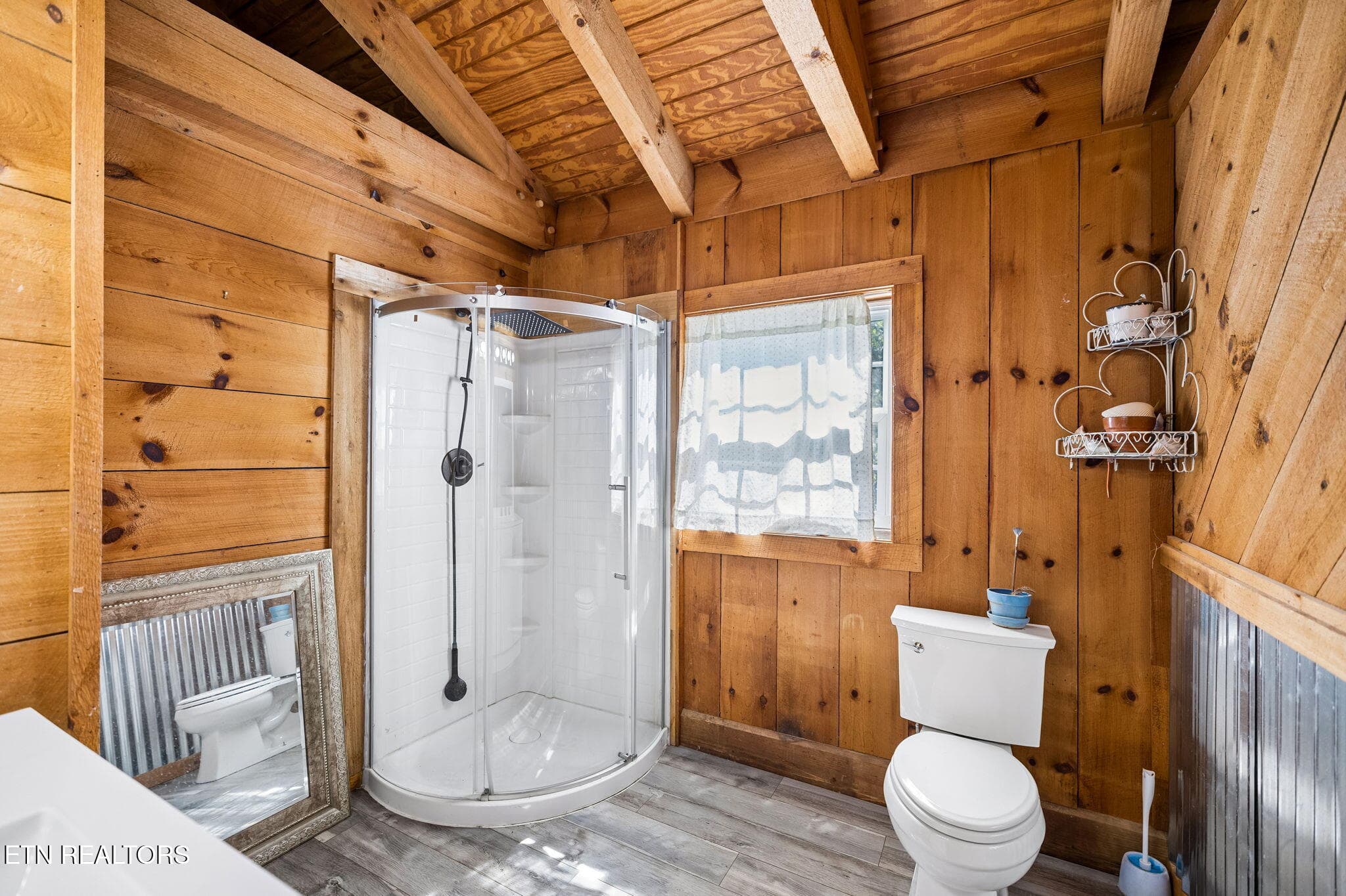 Loft bathroom - 1243 Carrs Creek Rd, Townsend, TN 37882, Townsend