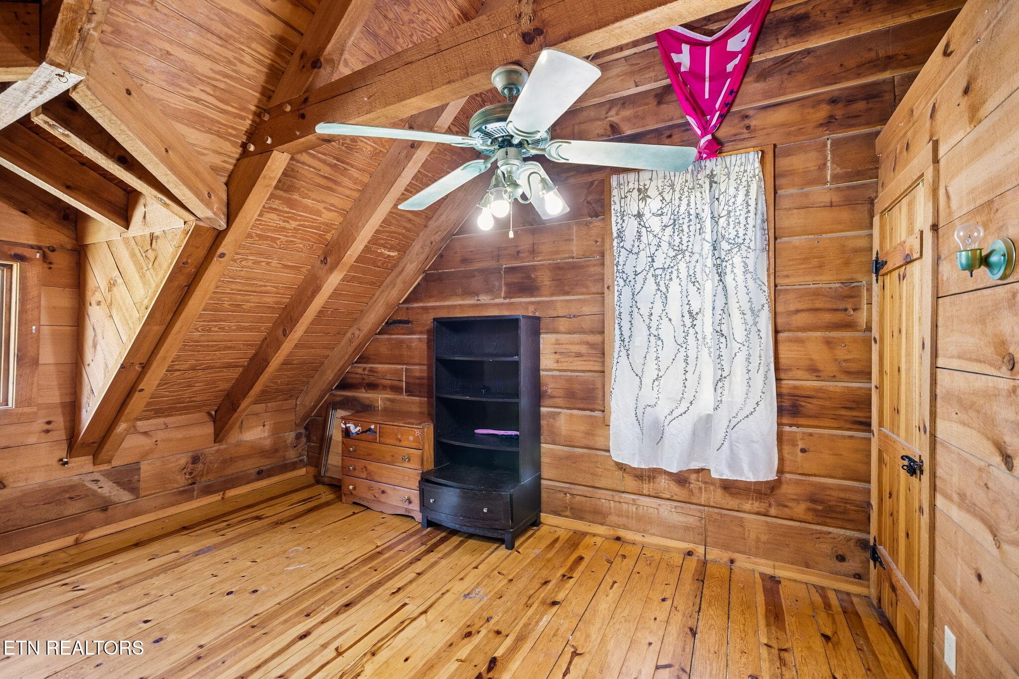 Loft bedroom - 1243 Carrs Creek Rd, Townsend, TN 37882, Townsend