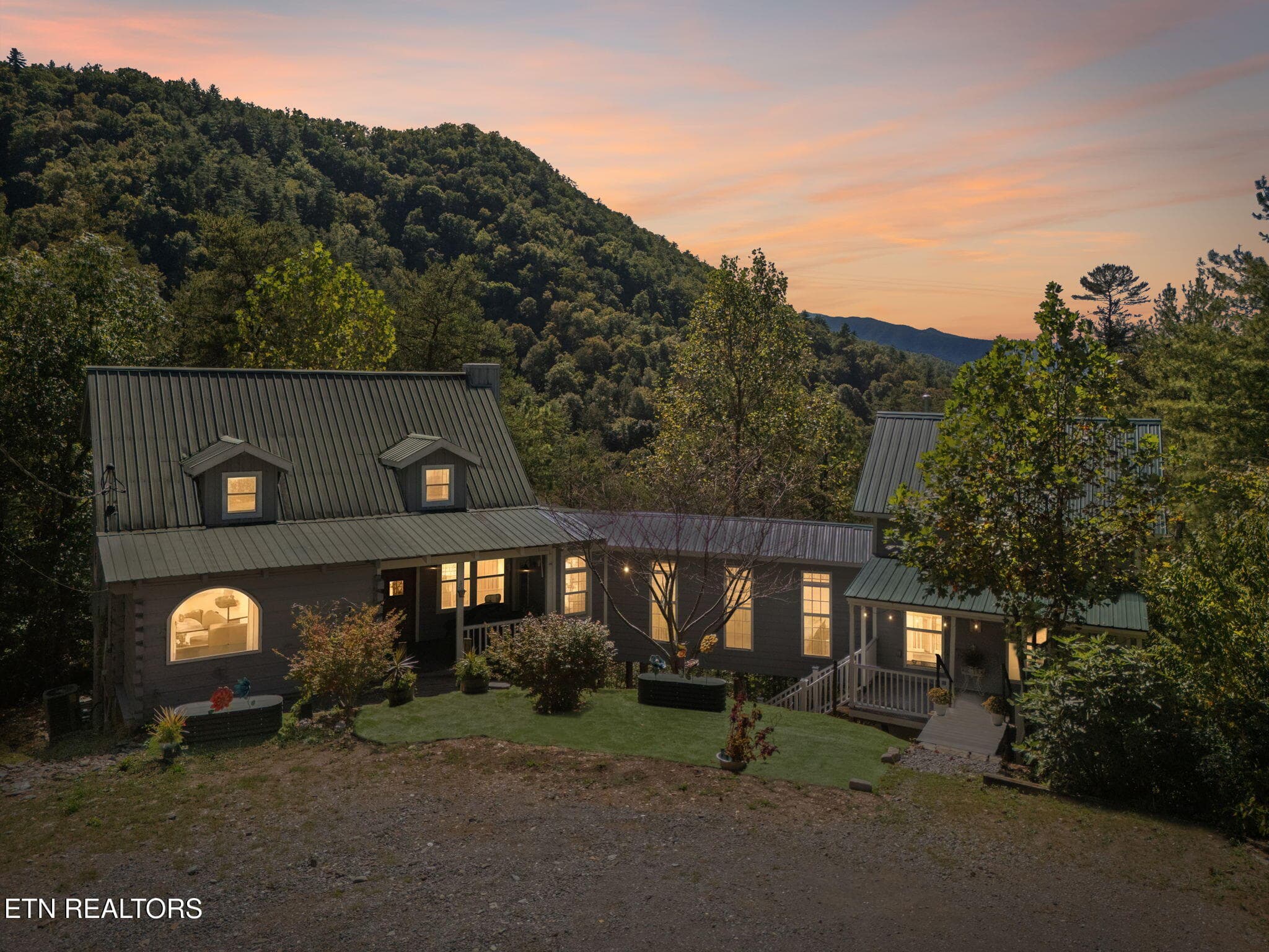 Twilight - 1243 Carrs Creek Rd, Townsend, TN 37882, Townsend