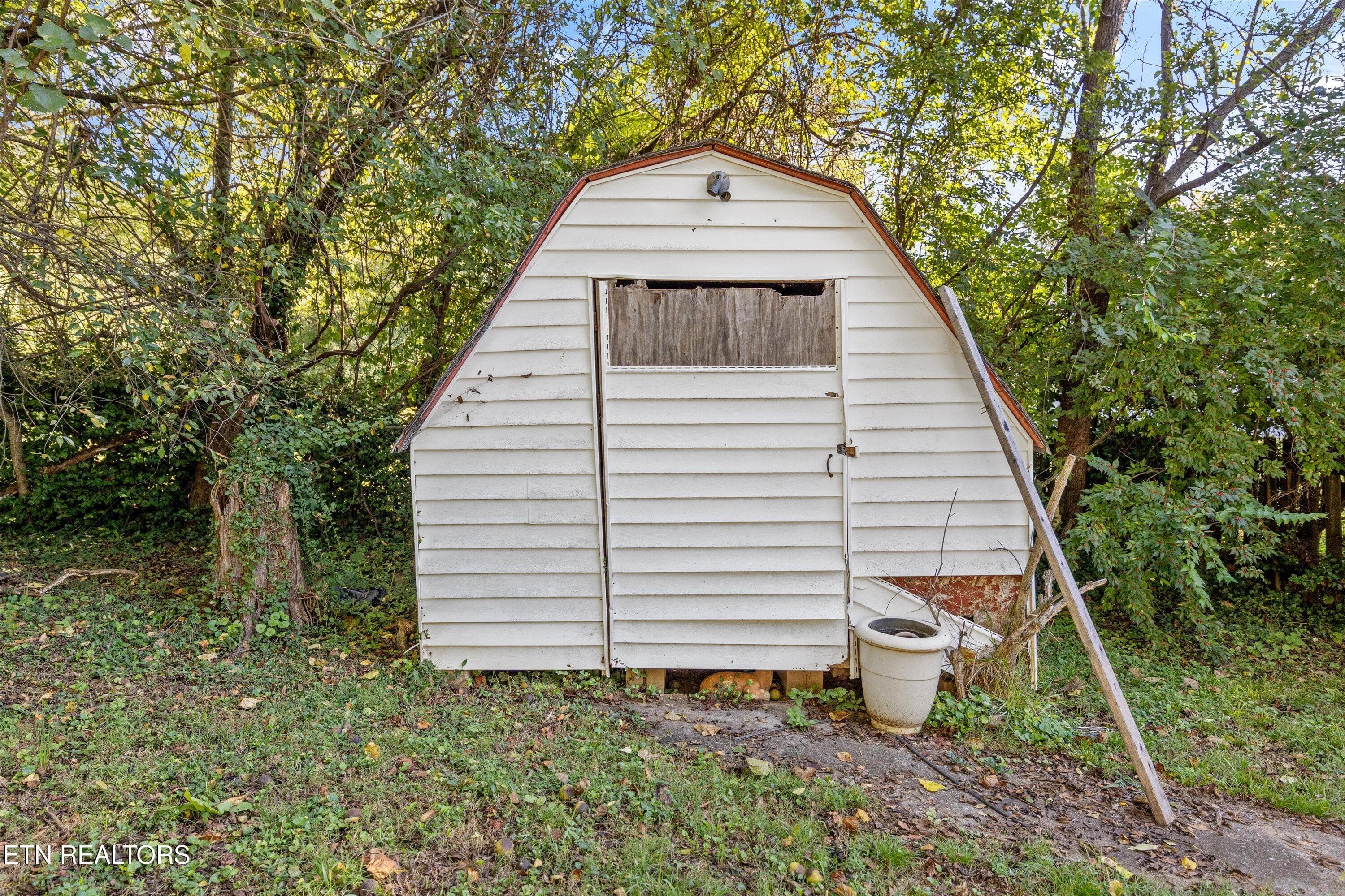 Back Yard - 5129 Tenwood Drive, Knoxville, TN 37921, Knoxville