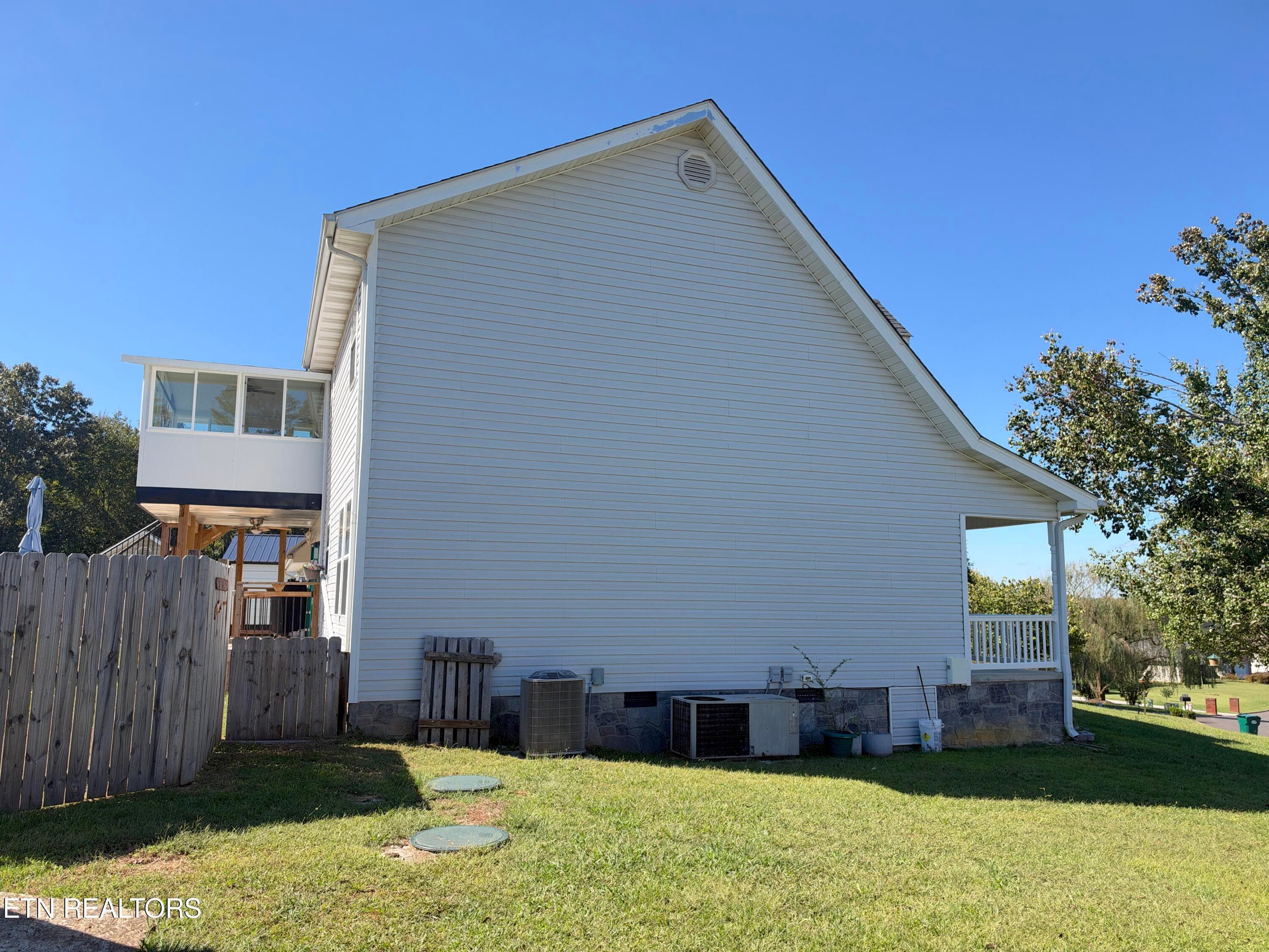 3. Left - 2833 English Valley Lane, Sevierville, TN 37876