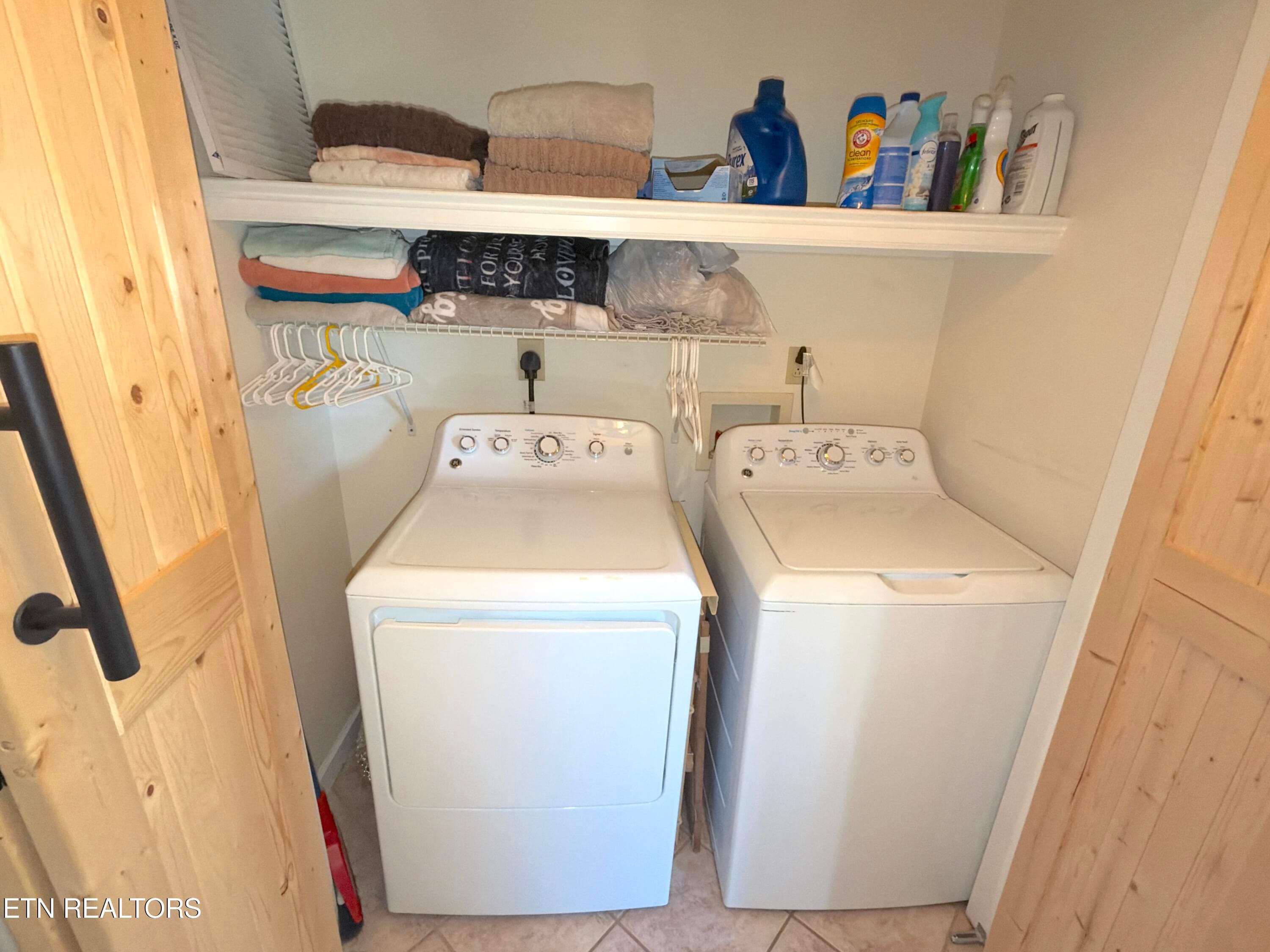 20. Laundry Doors Open 3 - 2833 English Valley Lane, Sevierville, TN 37876
