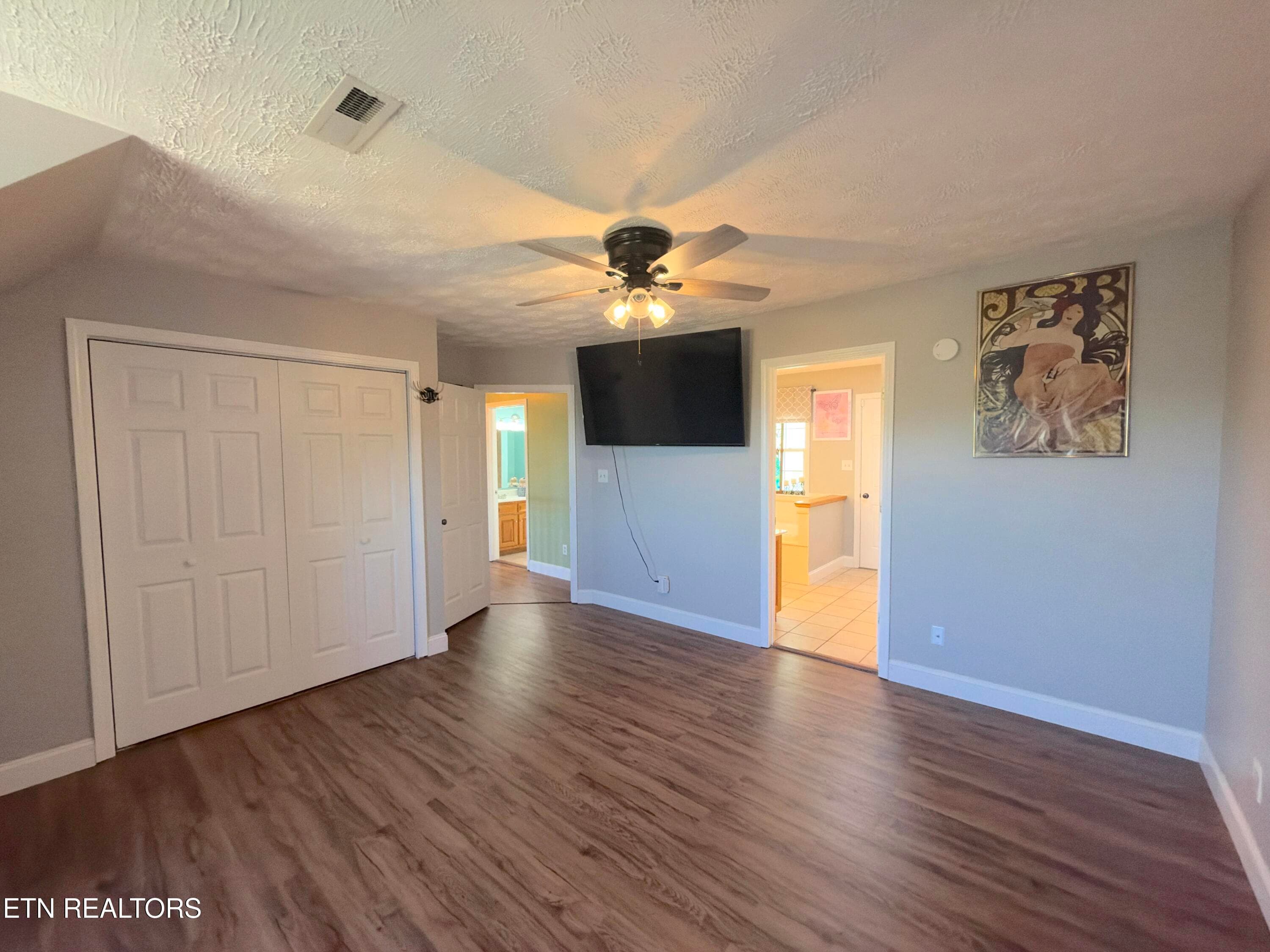 37. Bedroom Master - 2833 English Valley Lane, Sevierville, TN 37876