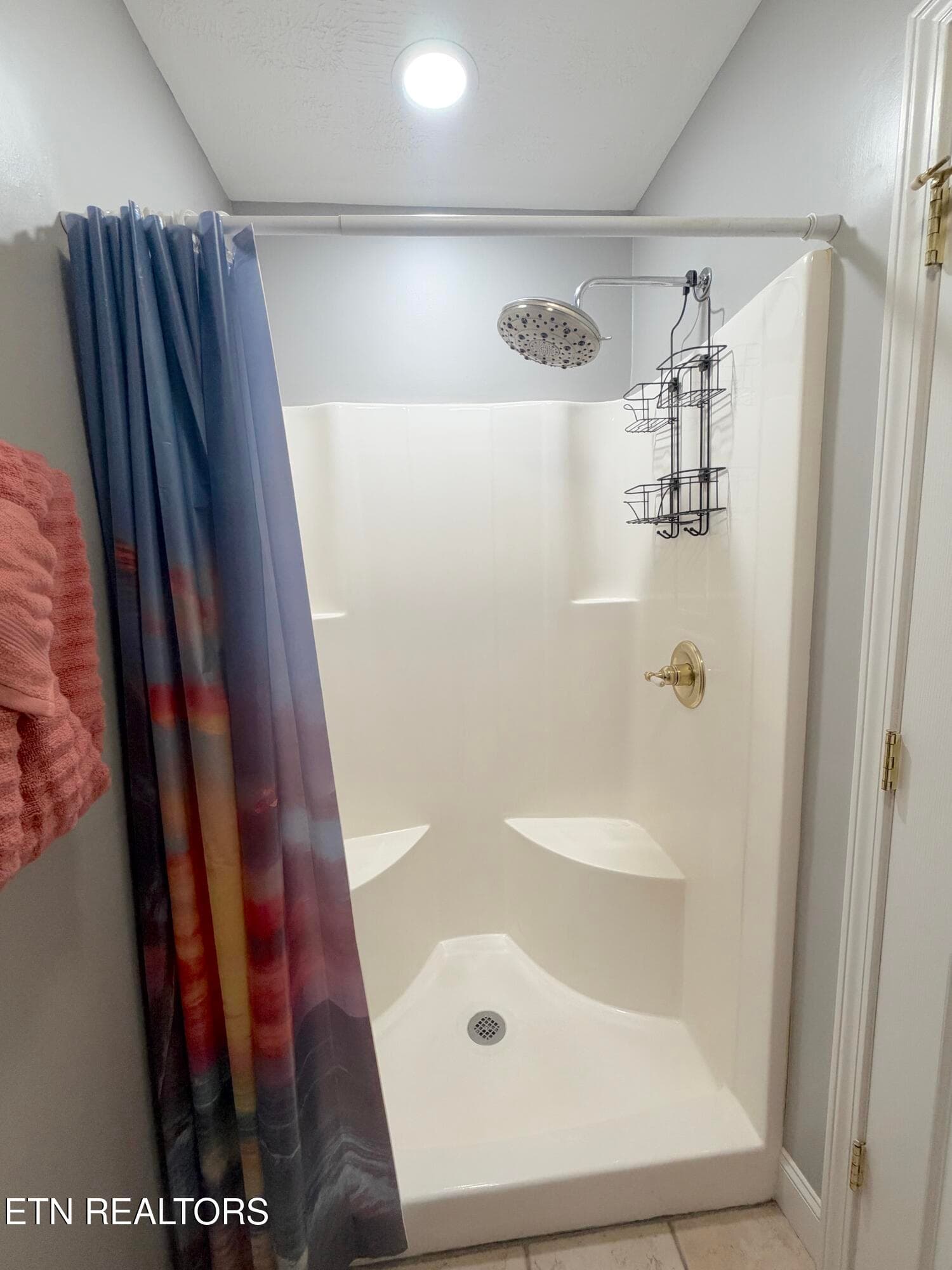 41. Bath Master - 2833 English Valley Lane, Sevierville, TN 37876