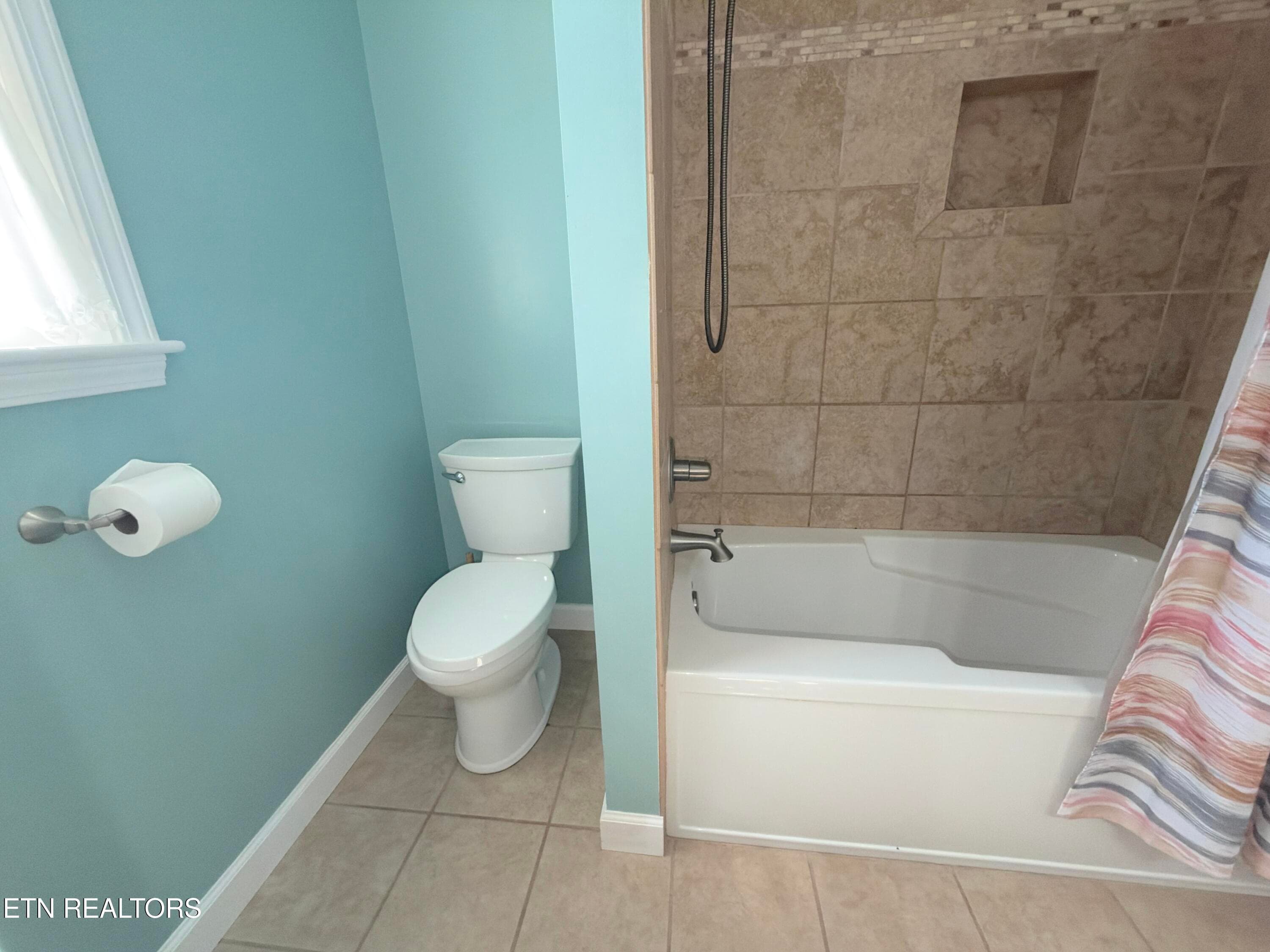 49. Bathroom Guest - 2833 English Valley Lane, Sevierville, TN 37876