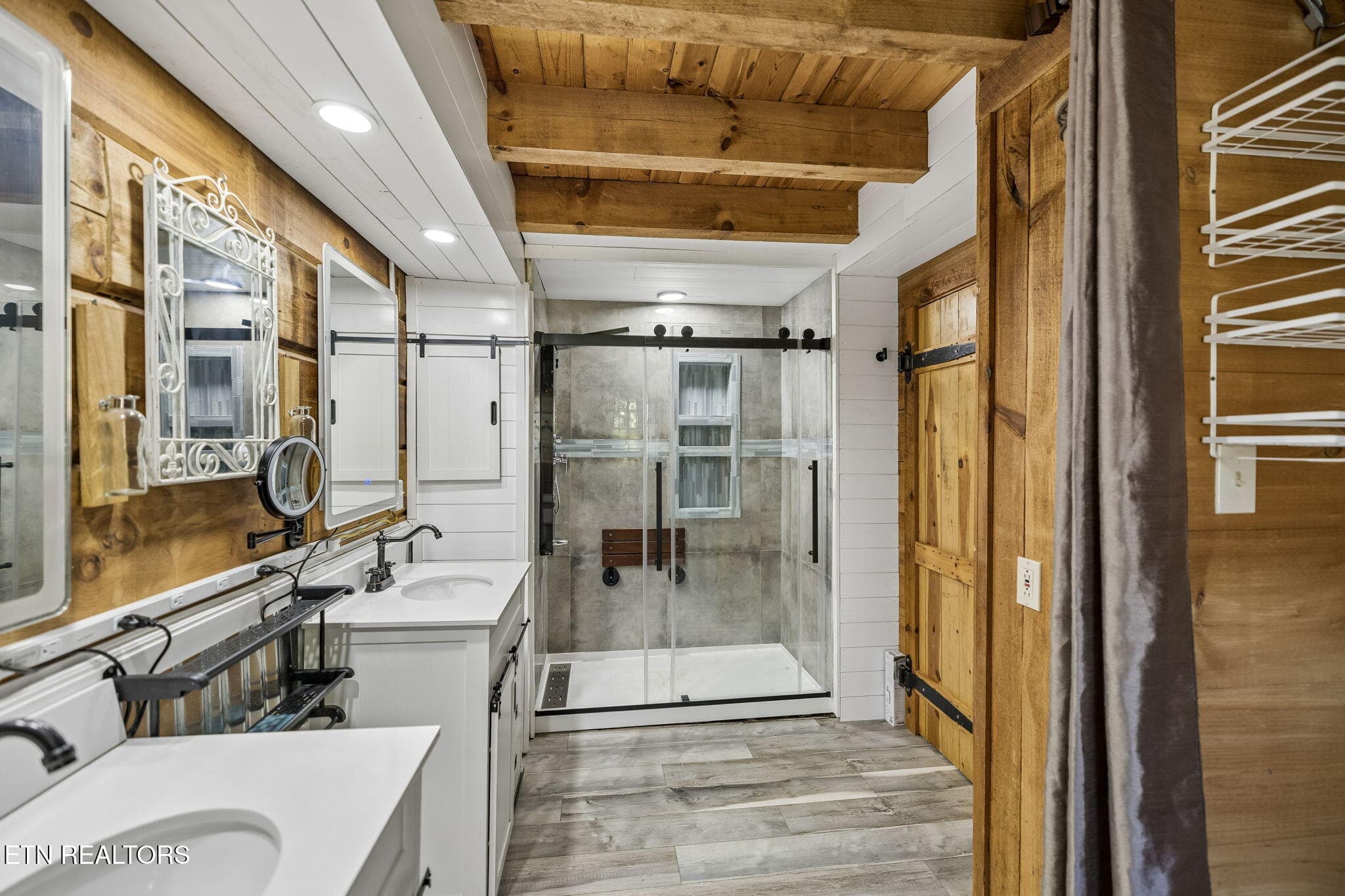Master bath - 1243 Carrs Creek Rd, Townsend, TN 37882, Townsend