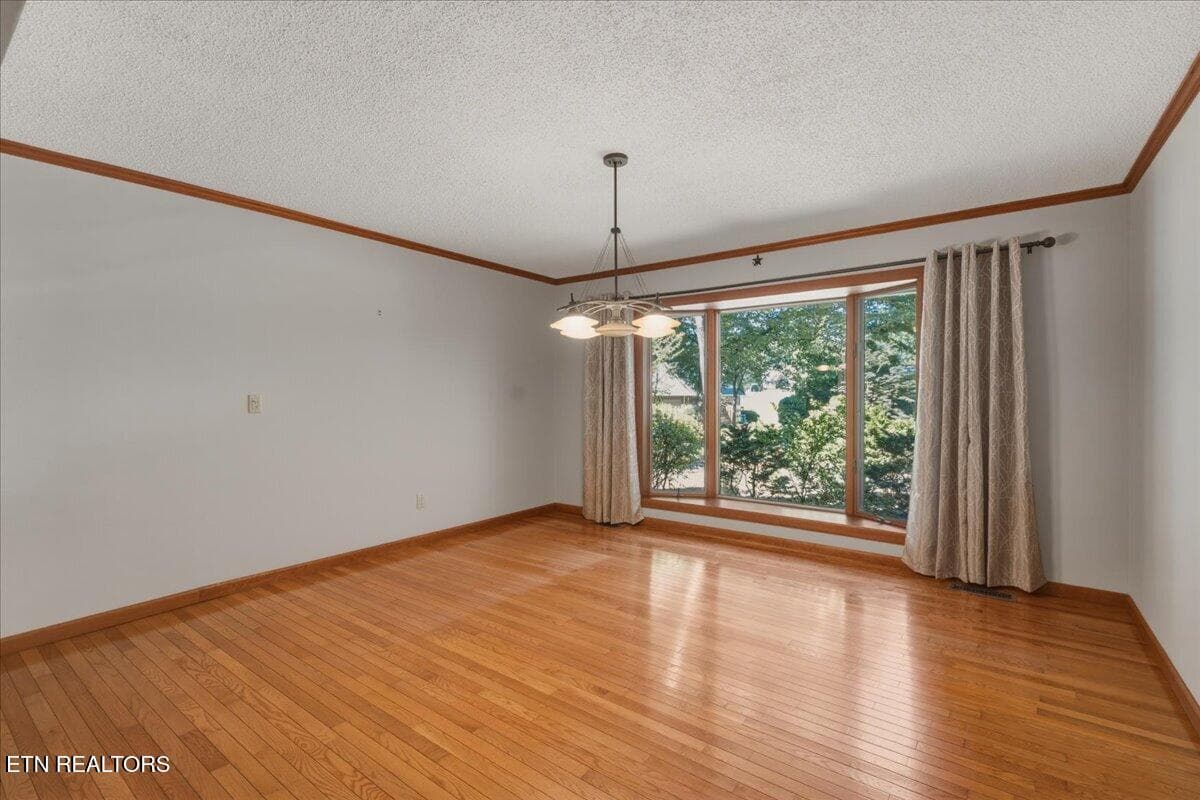 09-Dining Room - 309 Tigitsi Way, Loudon, TN 37774, Loudon