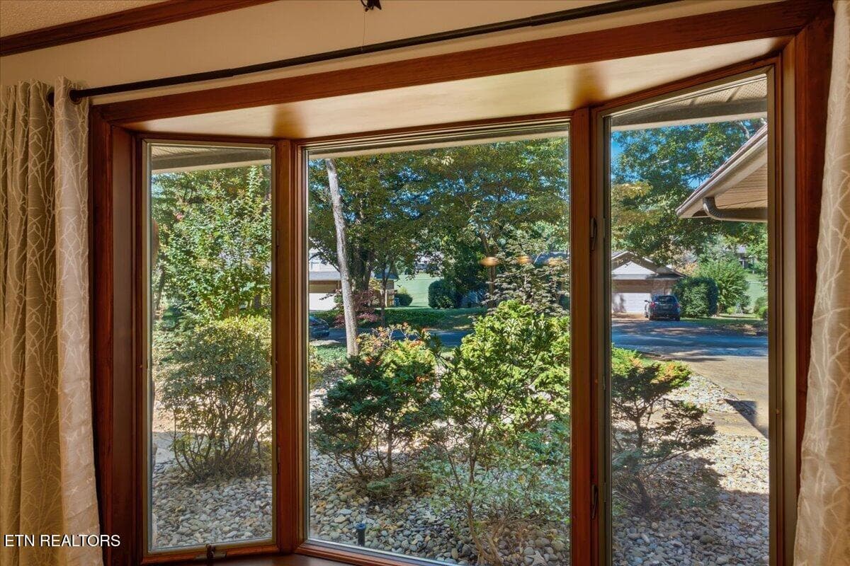 10-Dining Room - 309 Tigitsi Way, Loudon, TN 37774, Loudon