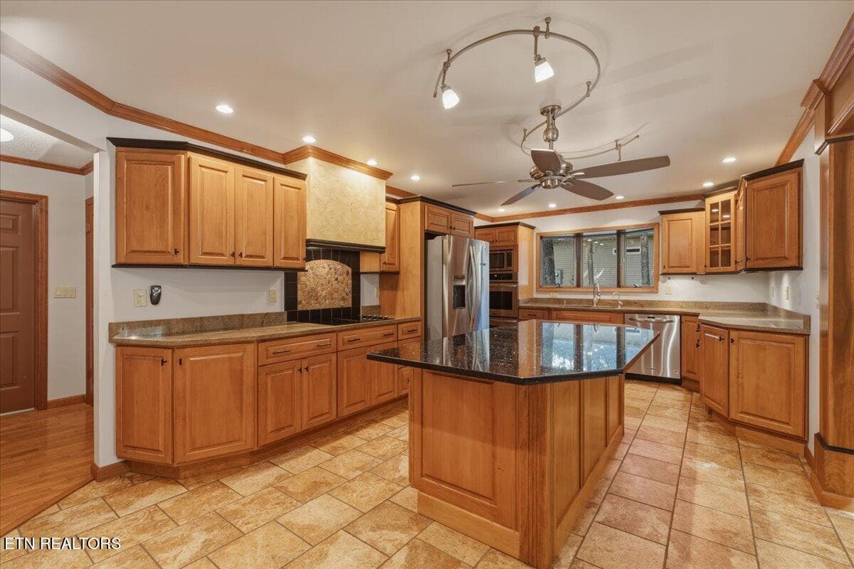 12-Kitchen - 309 Tigitsi Way, Loudon, TN 37774, Loudon