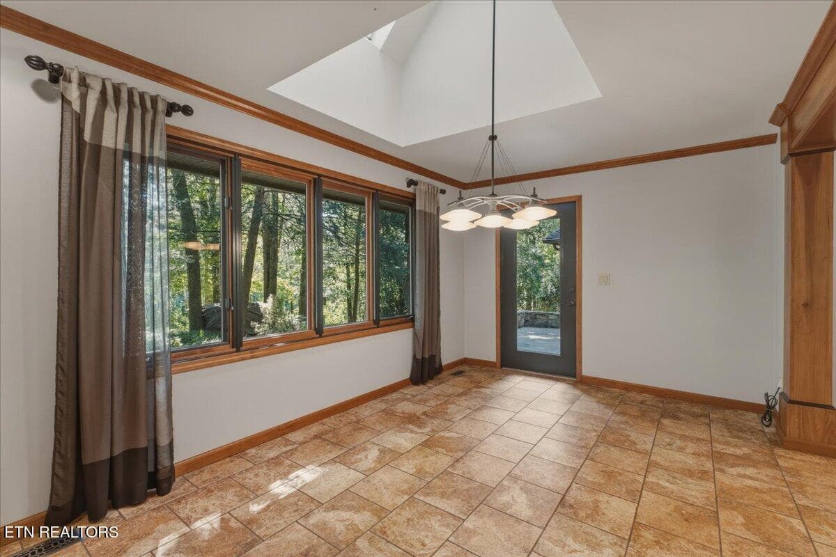 17-Breakfast Area - 309 Tigitsi Way, Loudon, TN 37774, Loudon