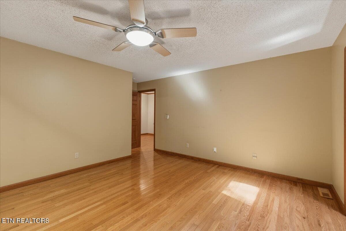 22-Primary Bedroom - 309 Tigitsi Way, Loudon, TN 37774, Loudon