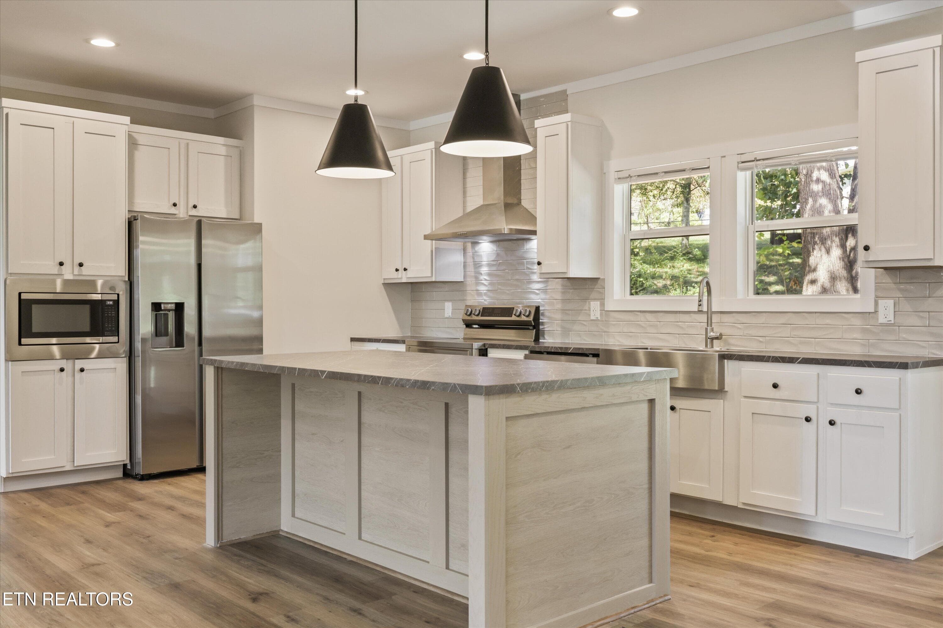 Kitchen - 106 Federal Ferry Circle, Vonore, TN 37885, Vonore
