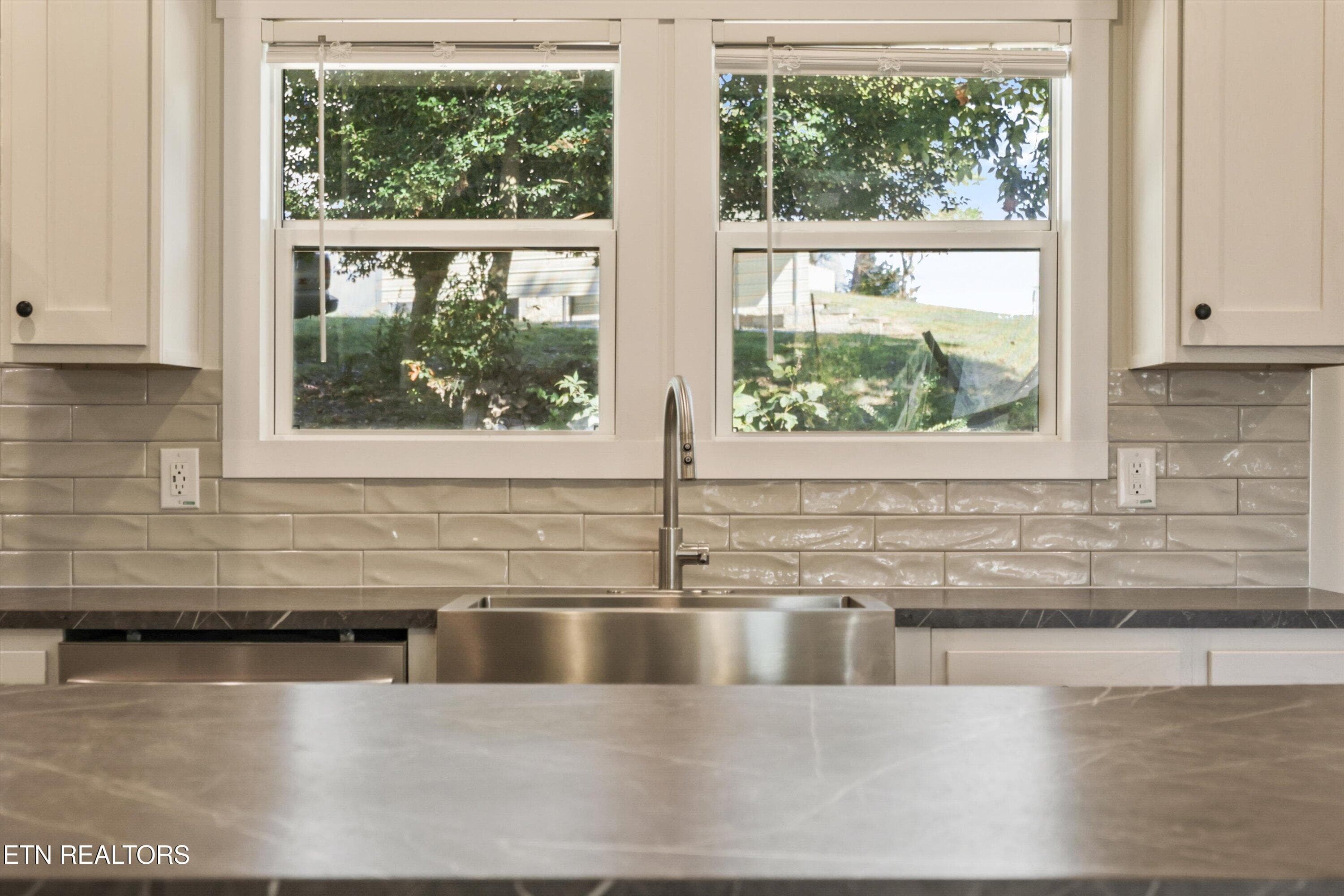 Kitchen - 106 Federal Ferry Circle, Vonore, TN 37885, Vonore