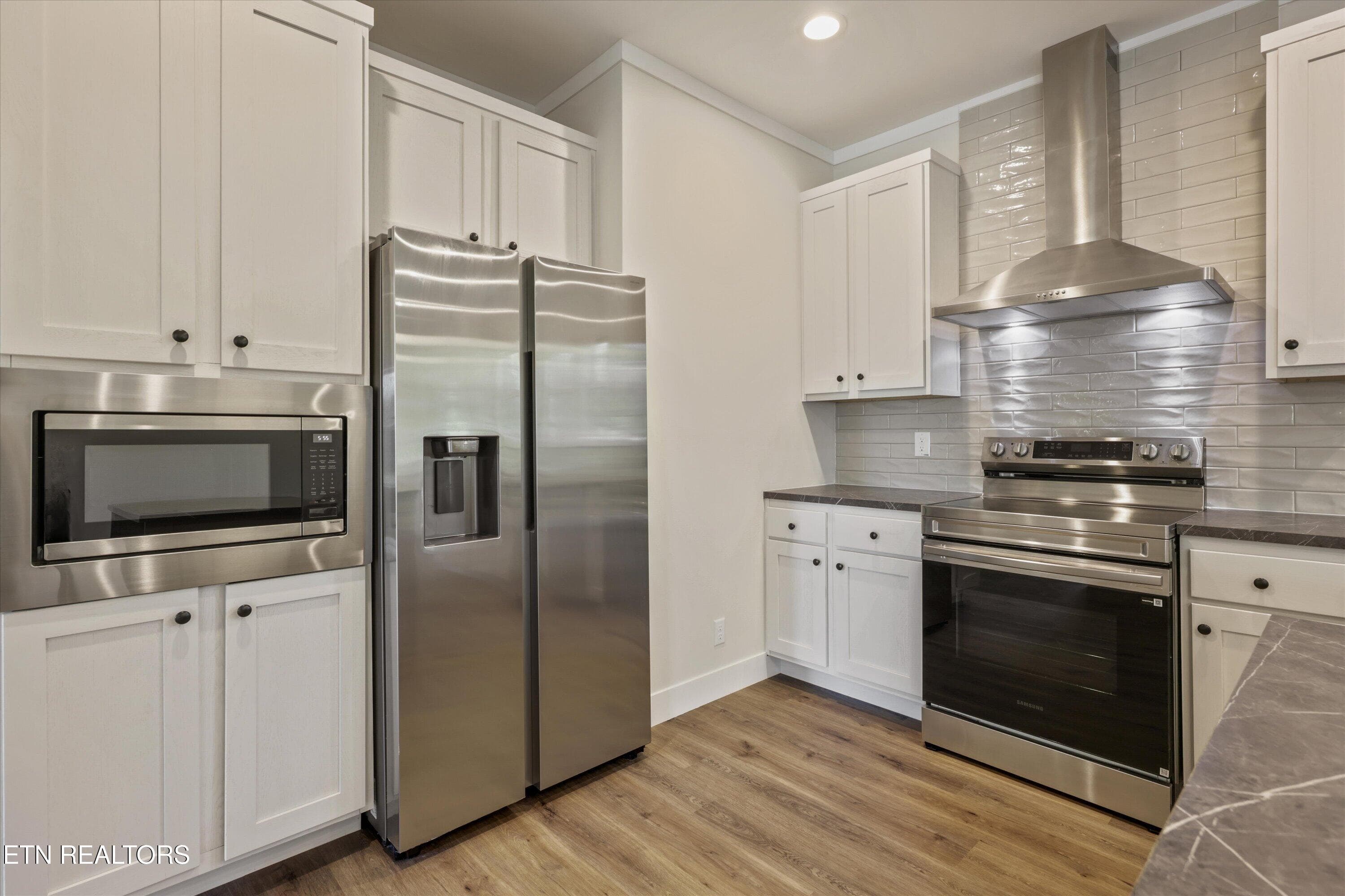 Kitchen - 106 Federal Ferry Circle, Vonore, TN 37885, Vonore