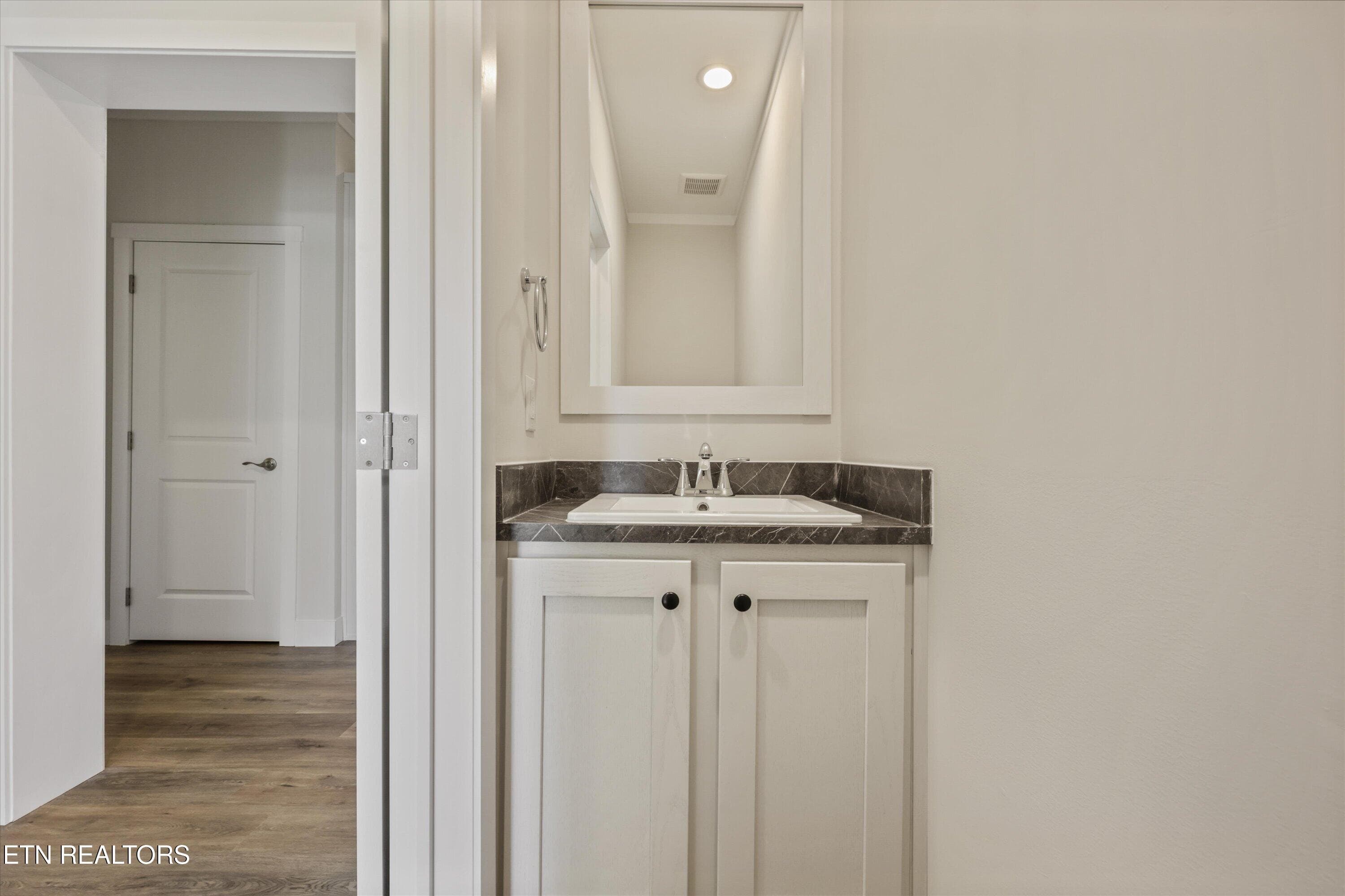 Half Bathroom - 106 Federal Ferry Circle, Vonore, TN 37885, Vonore