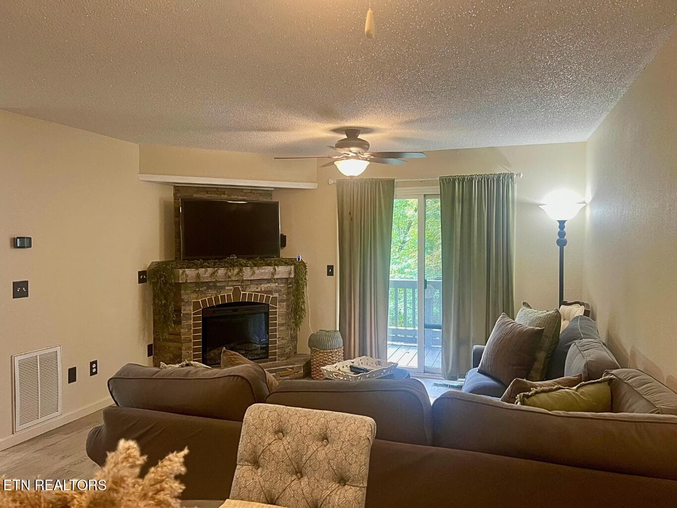 Living room - 145 Moytoy Rd 103, Crab Orchard, TN 37723, Crab Orchard