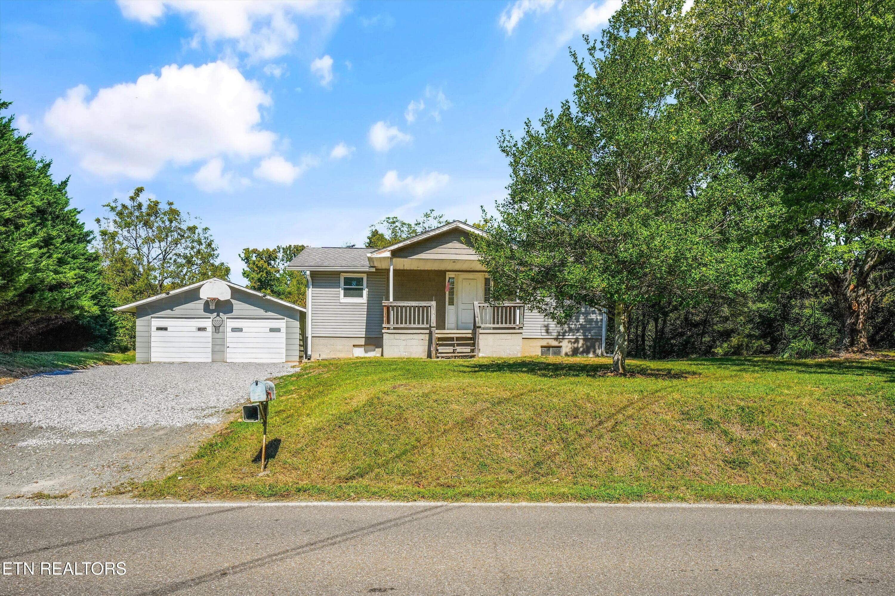 1832 Amherst Rd, Knoxville, TN 37909