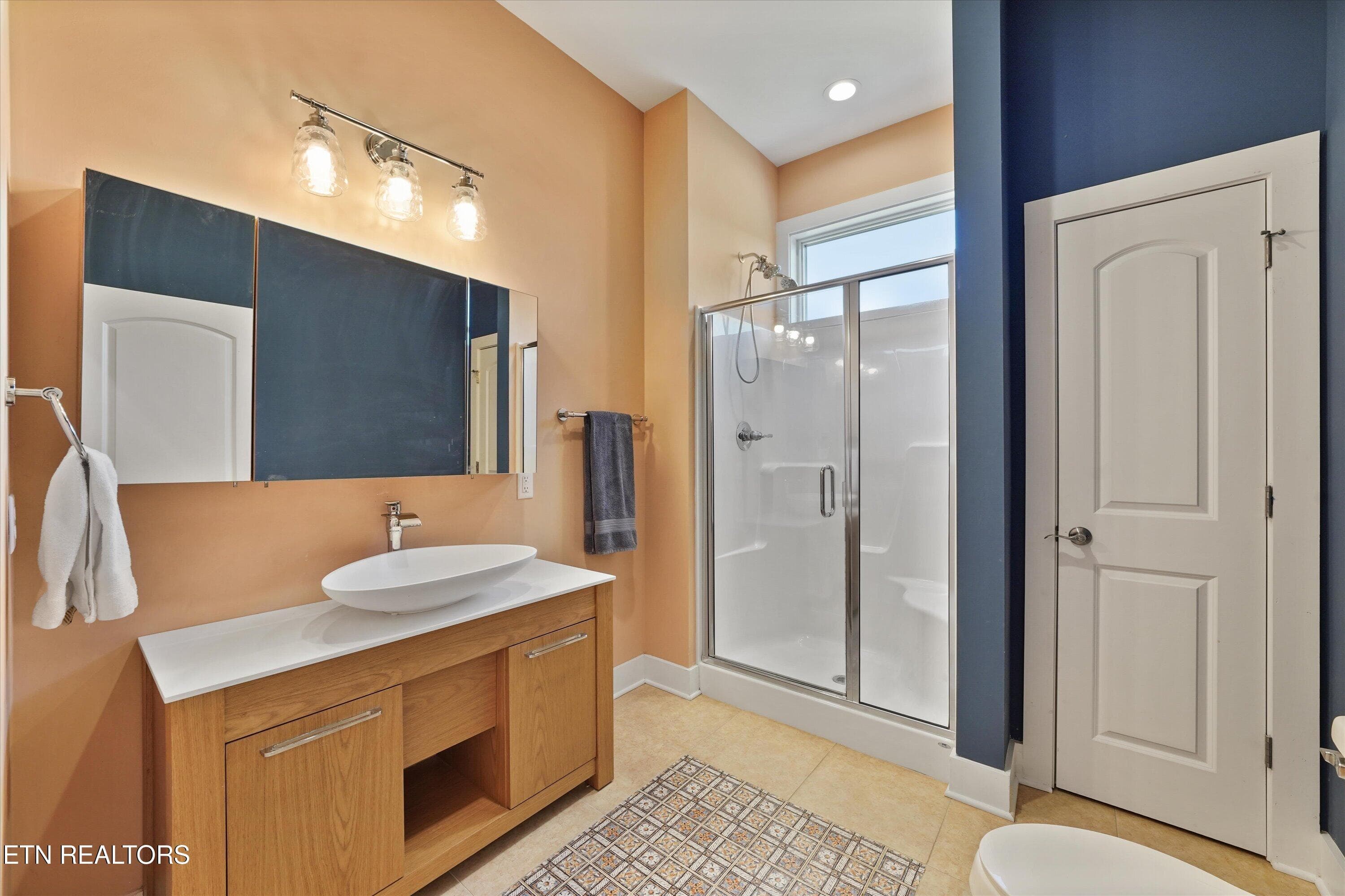 Primary Bathroom 1 Main Level - 706 Nocks Drive, Gatlinburg, TN 37738, Gatlinburg