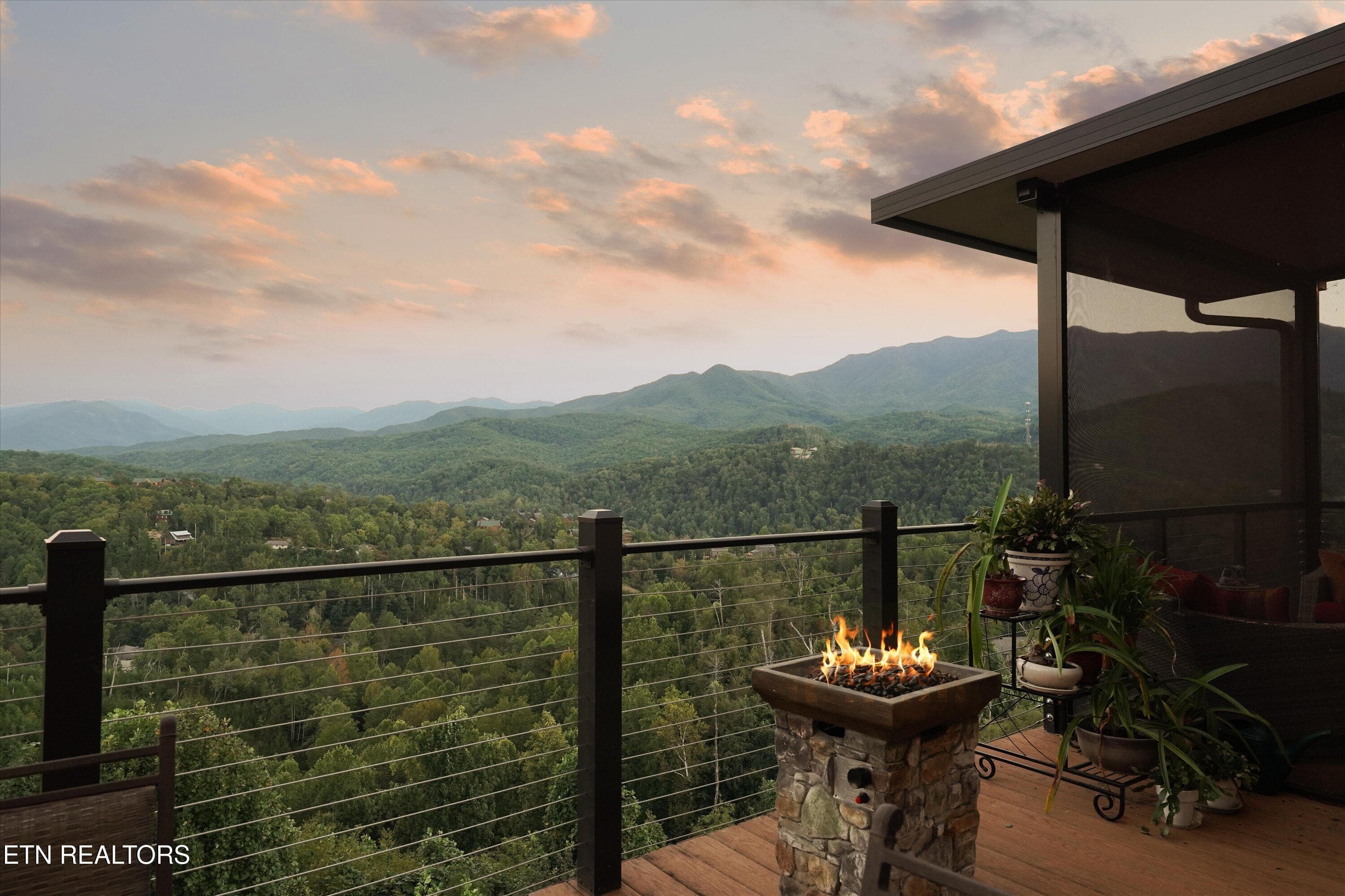 Main Level Deck - 706 Nocks Drive, Gatlinburg, TN 37738, Gatlinburg