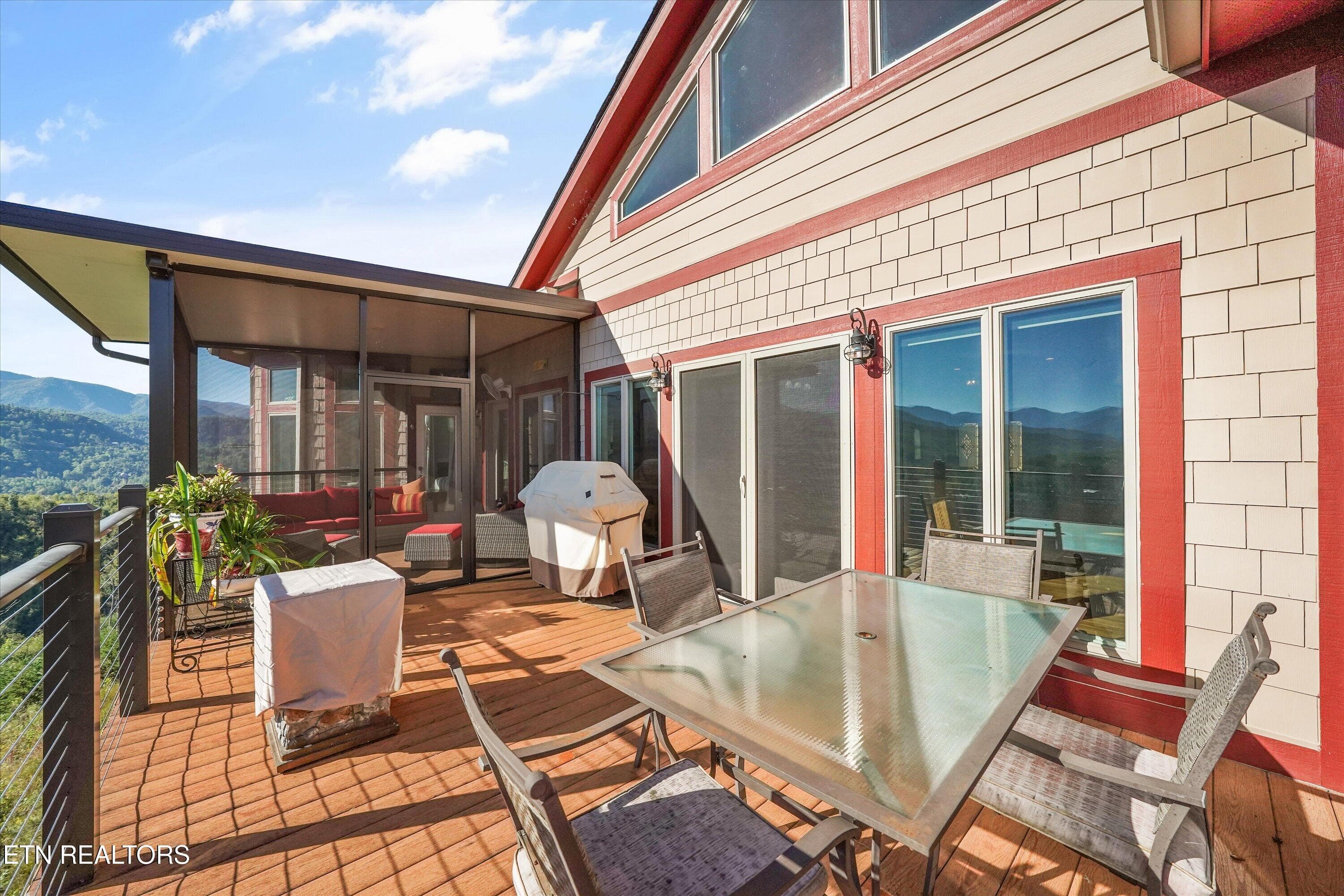 Main Level Deck - 706 Nocks Drive, Gatlinburg, TN 37738, Gatlinburg