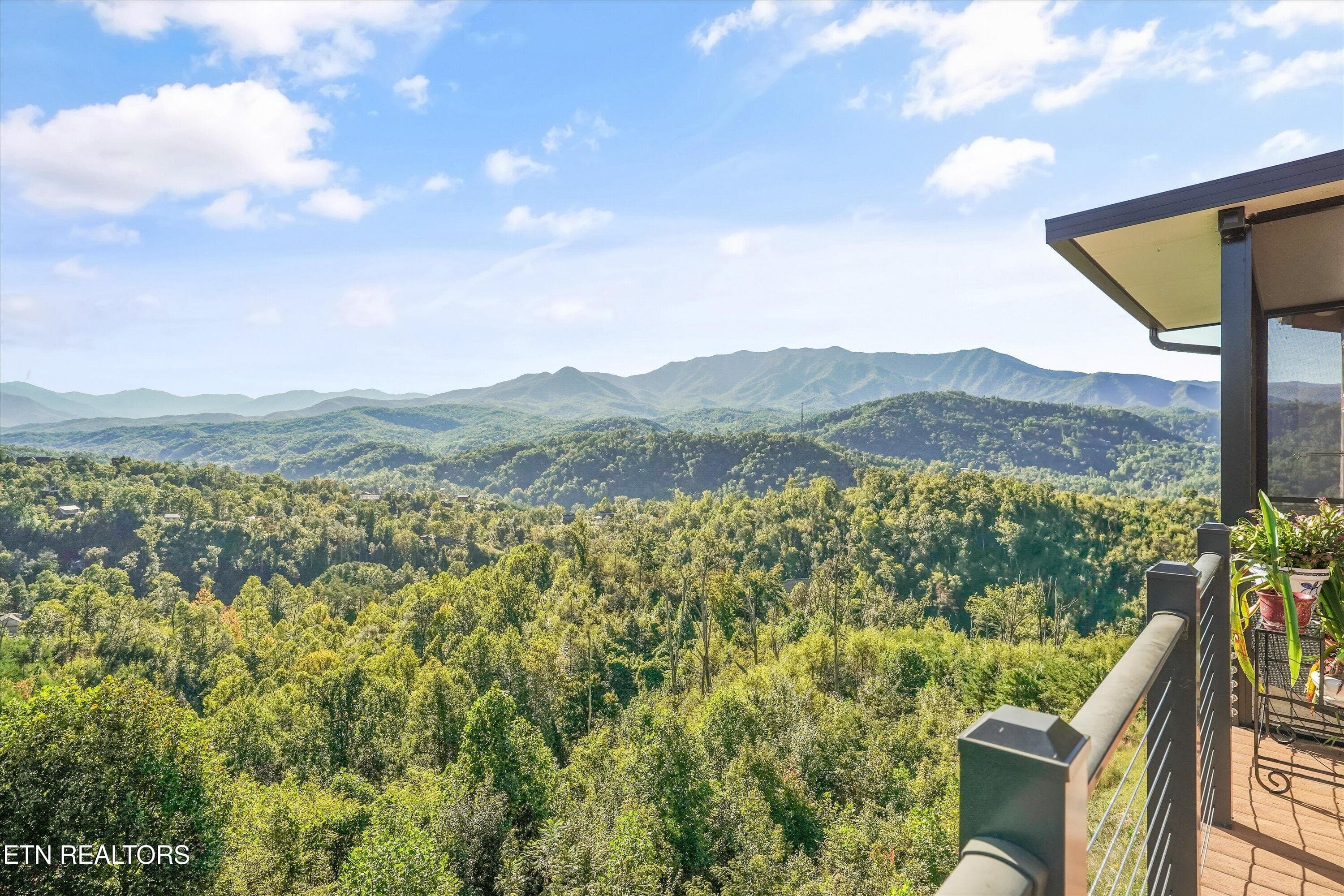 Main Level Deck - 706 Nocks Drive, Gatlinburg, TN 37738, Gatlinburg