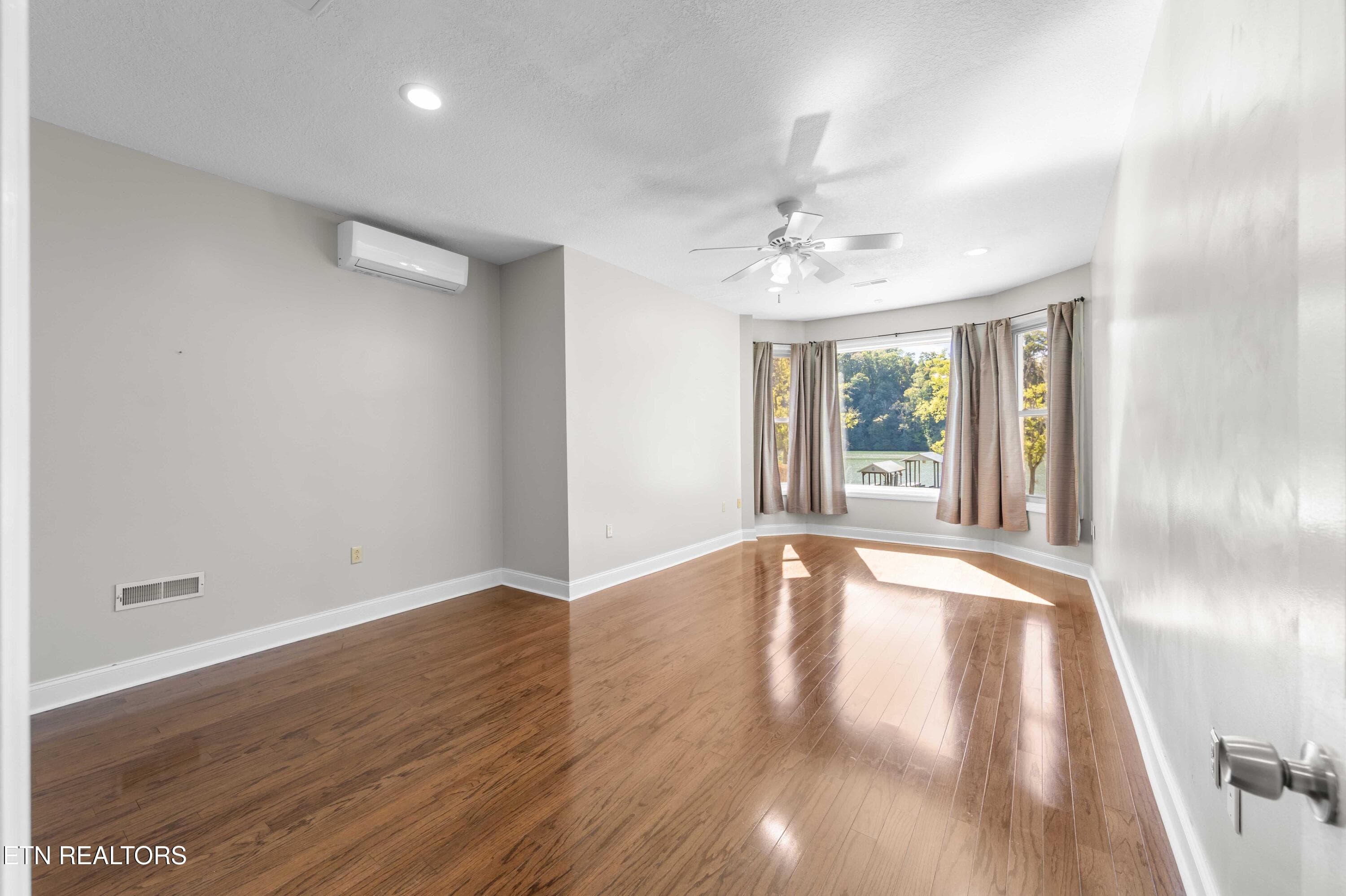 030A6209 - 274 Lakecrest Drive, Harriman, TN 37748, Harriman