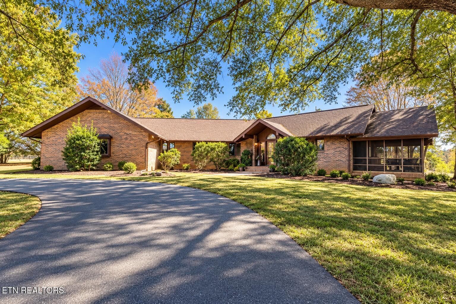 33 Acre Equestrian Farm - 4728 N Wildwood Rd, Maryville, TN 37804