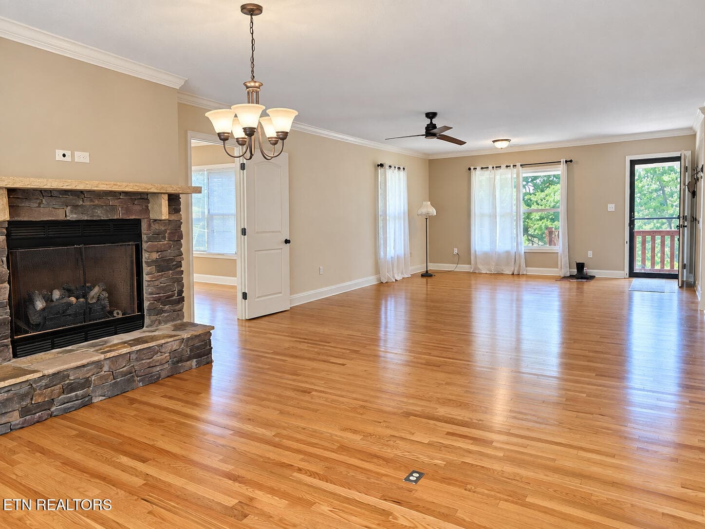 Living_Room_0219_Brightened - 2075 Watkins Rd, Loudon, TN 37774, Loudon