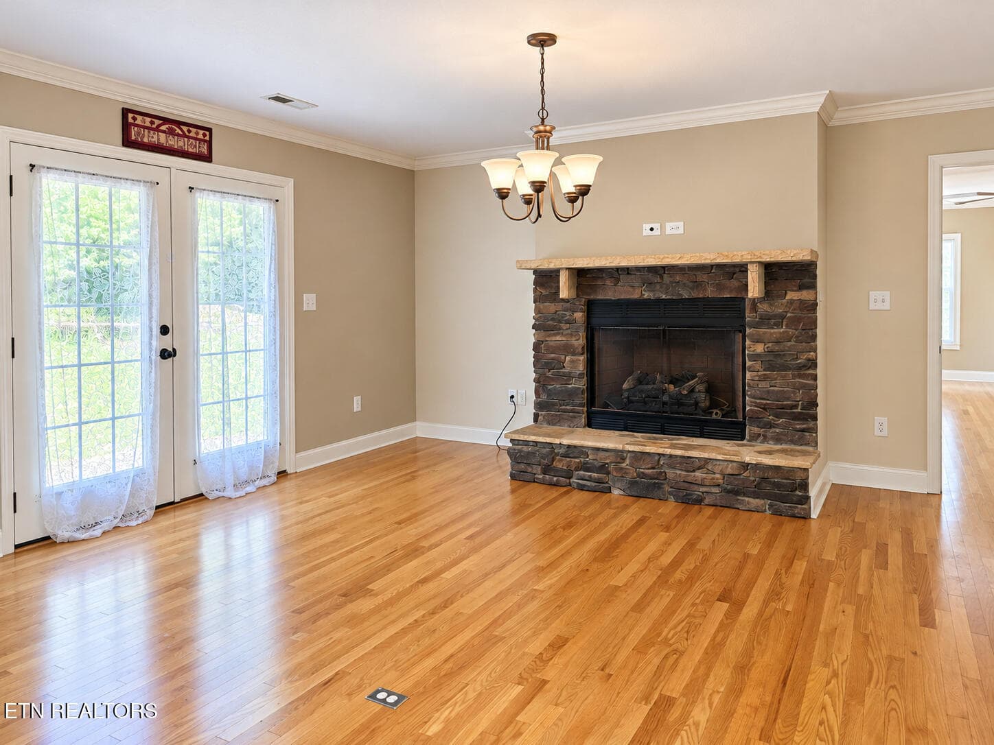 Living_Room_0256_Brightened - 2075 Watkins Rd, Loudon, TN 37774, Loudon