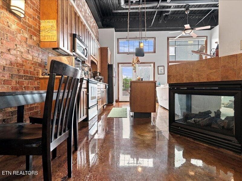 Kitchen - 149 E Harper Ave 149, Maryville, TN 37804, Maryville