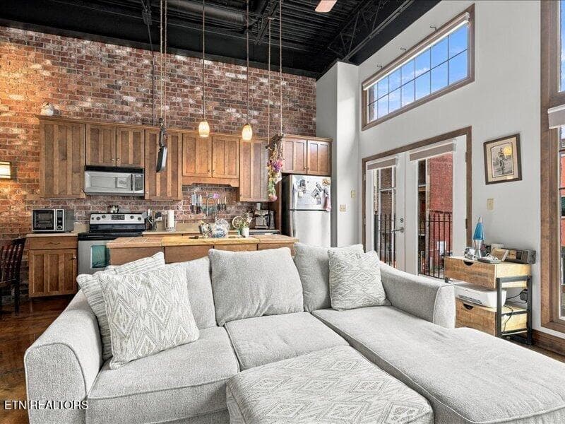 Living Room - 149 E Harper Ave 149, Maryville, TN 37804, Maryville