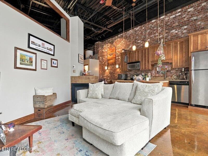 Living Room - 149 E Harper Ave 149, Maryville, TN 37804, Maryville