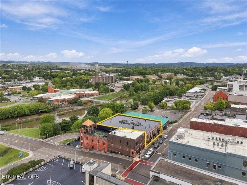 Outside View - 149 E Harper Ave 149, Maryville, TN 37804, Maryville