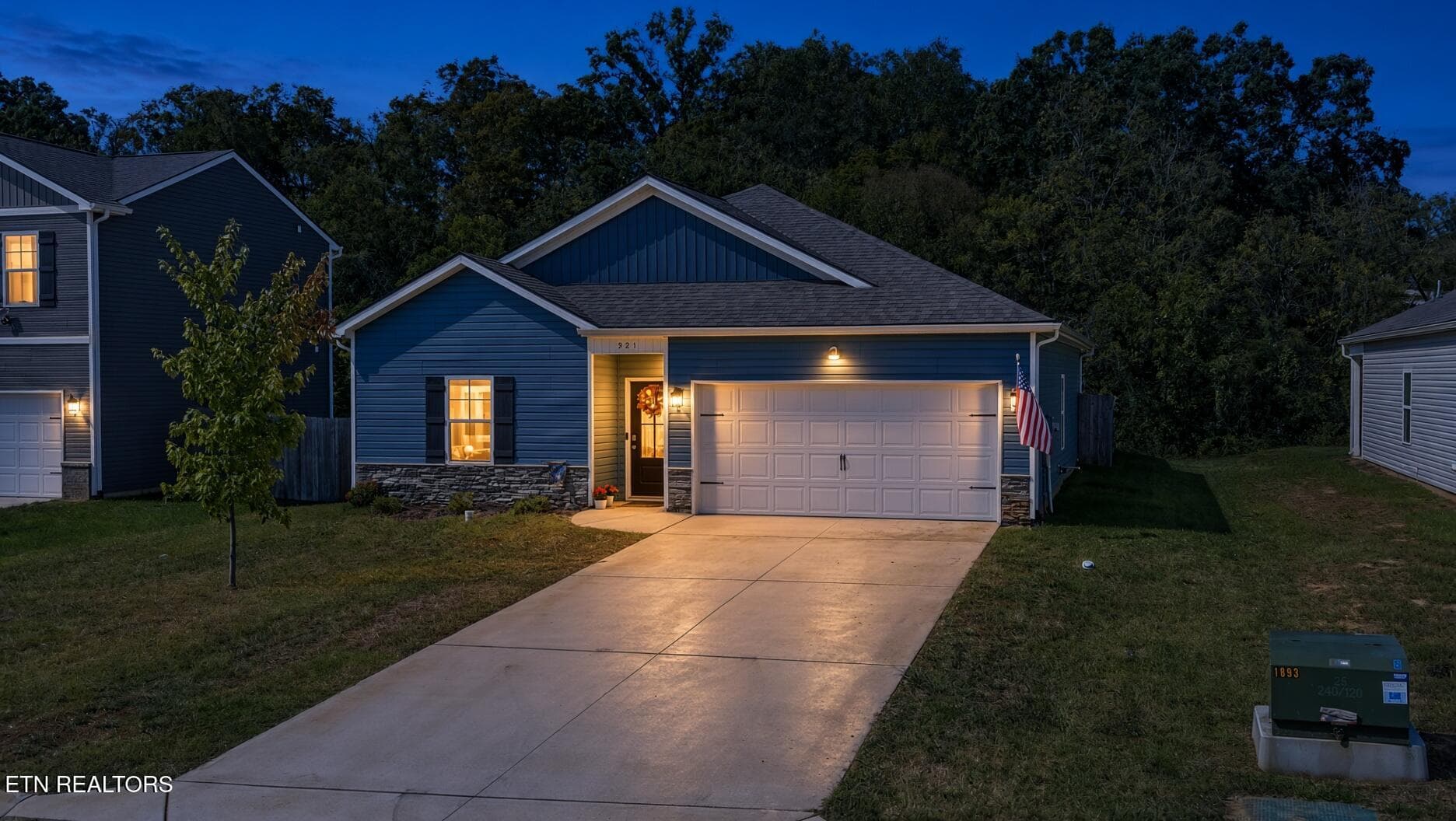 vzIF4 - 521 Heritage Crossing Drive, Maryville, TN 37804, Maryville