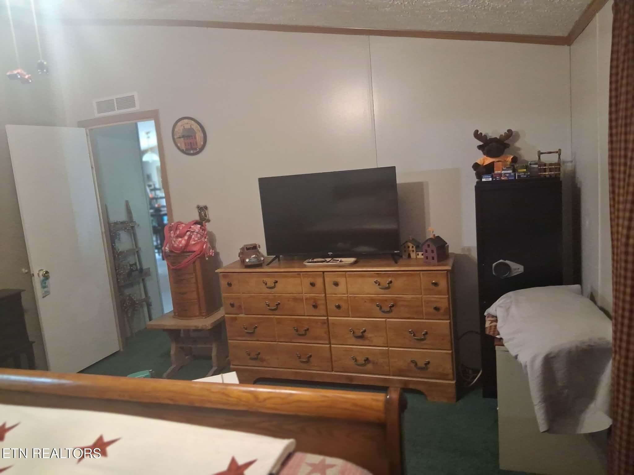 Messenger_creation_EA5E3D46-F3CB-4728-86 - 766 Cowans Mill Rd, Ewing, VA 24248, Ewing