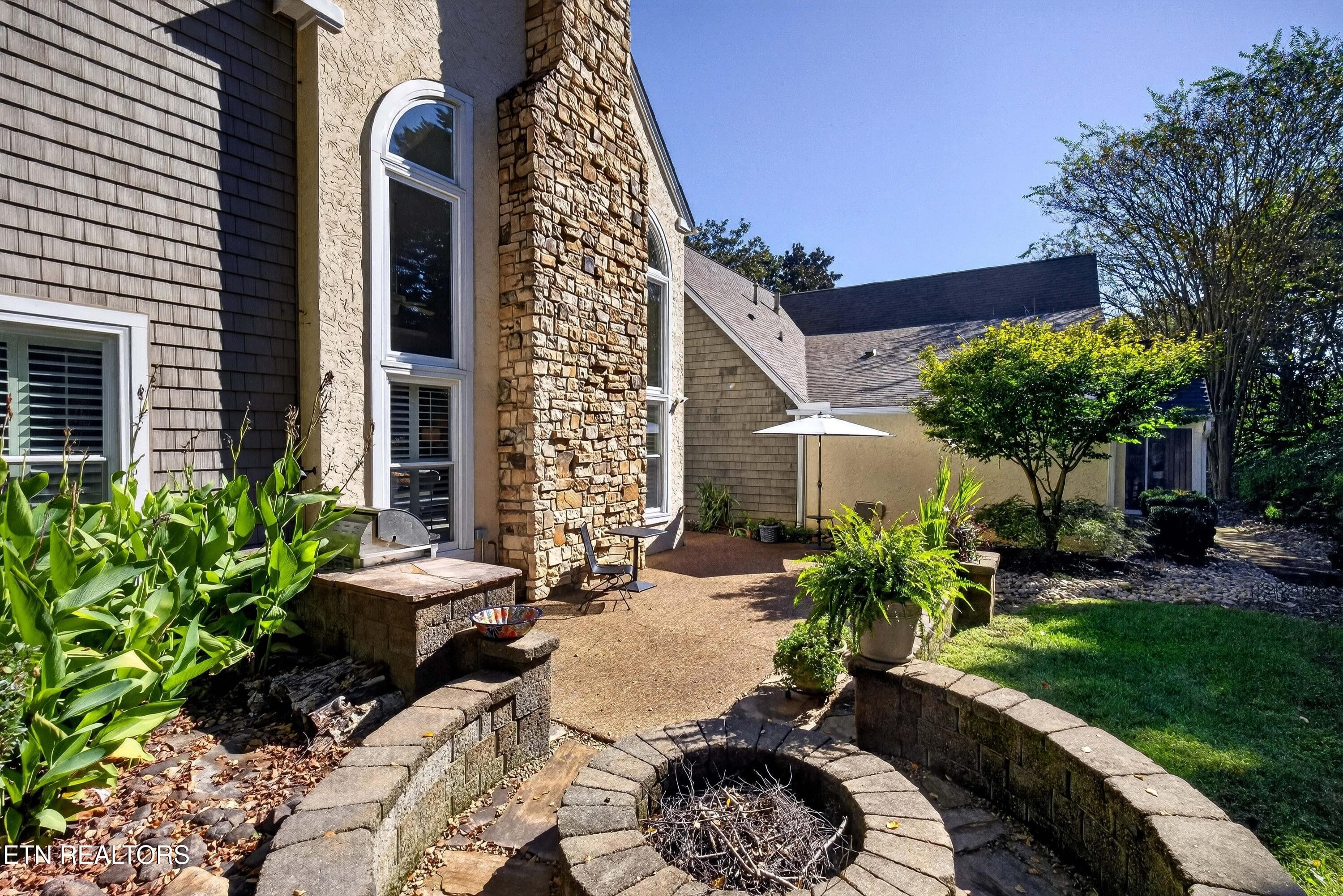 Backyard fire pit - 2010 Breakers Point, Knoxville, TN 37922, Knoxville