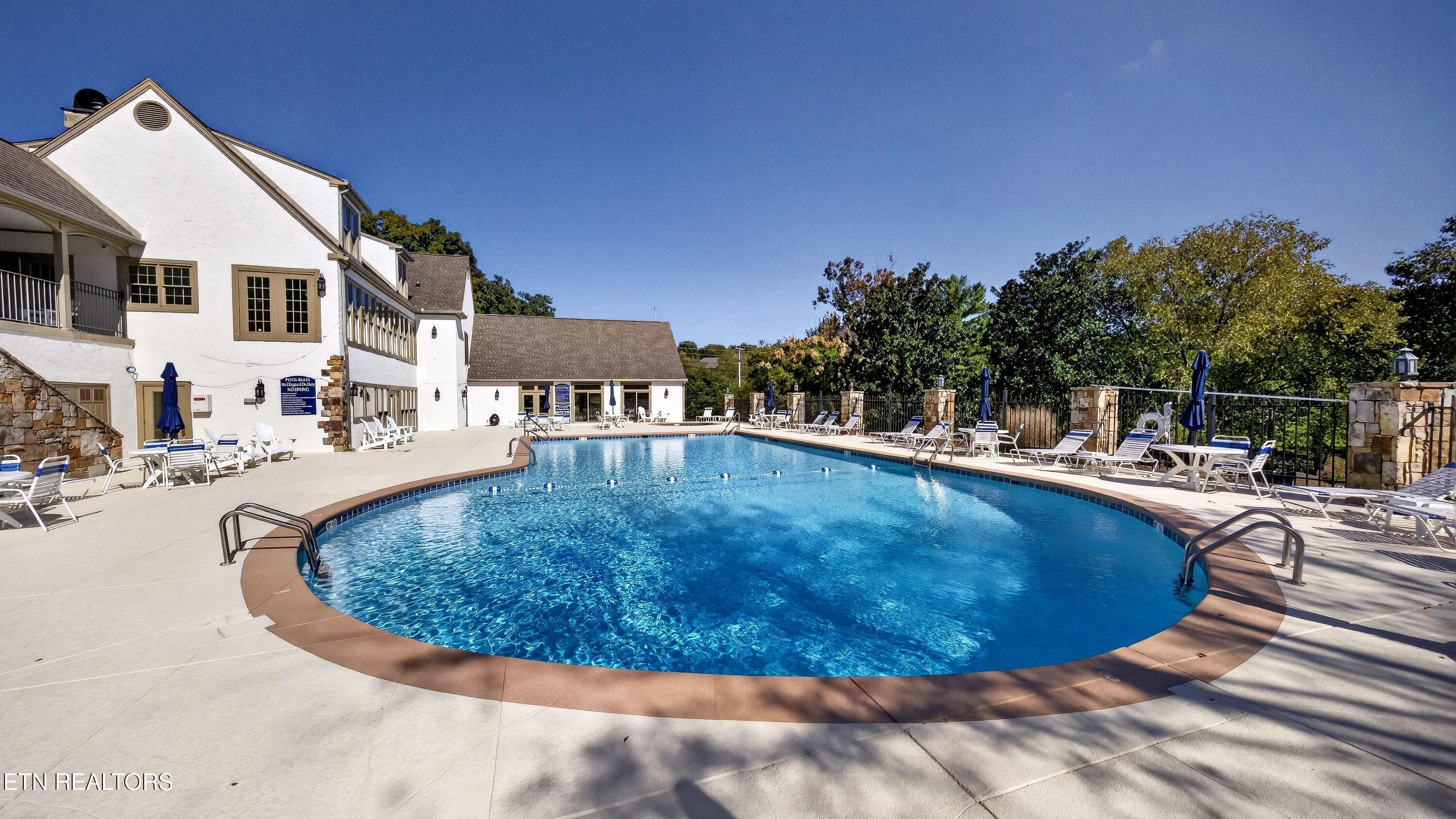 Clubhouse Pool - 2010 Breakers Point, Knoxville, TN 37922, Knoxville