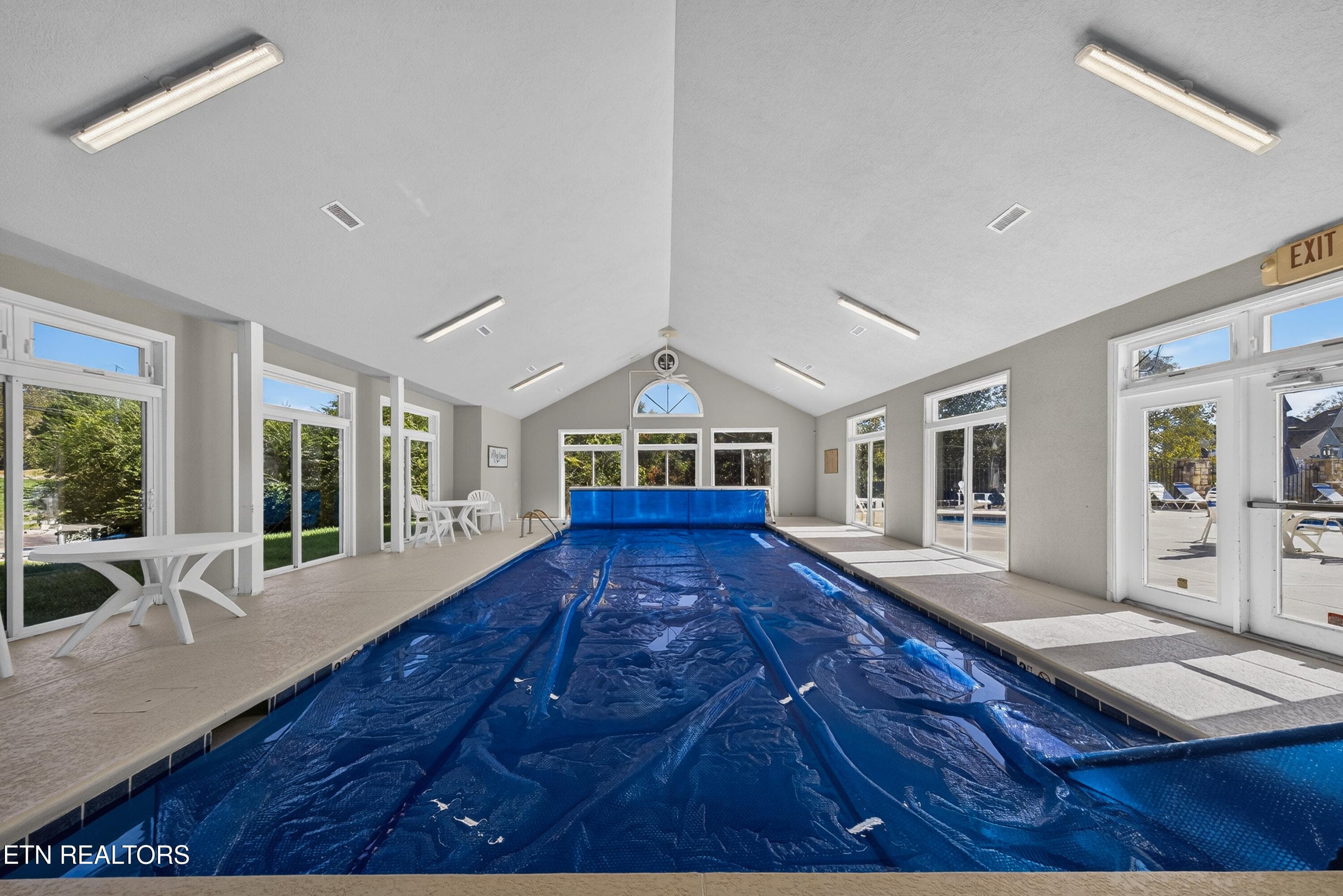 Clubhouse Indoor Pool - 2010 Breakers Point, Knoxville, TN 37922, Knoxville