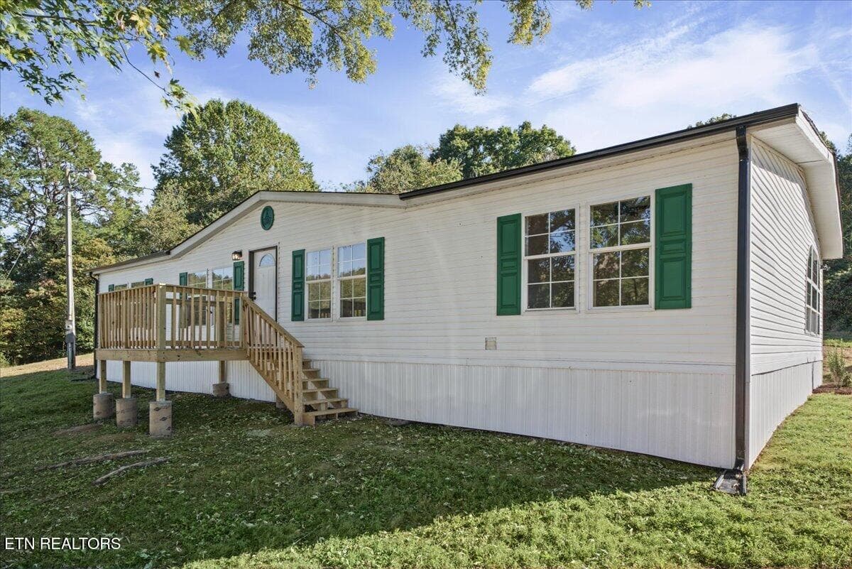 2807 Clouds Rd, New Tazewell, TN 37825