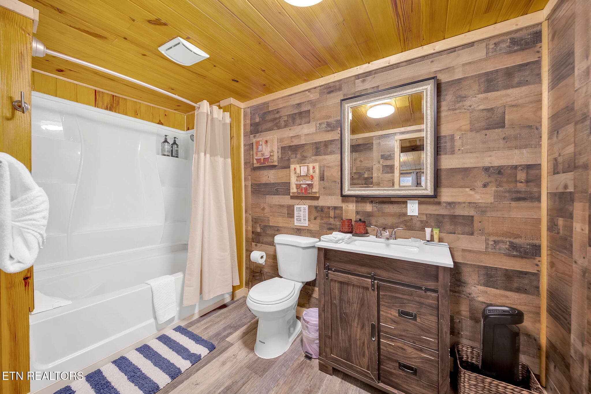 27-dellinger - 4206 Dellinger Hollow Rd, Pigeon Forge, TN 37863, Pigeon Forge