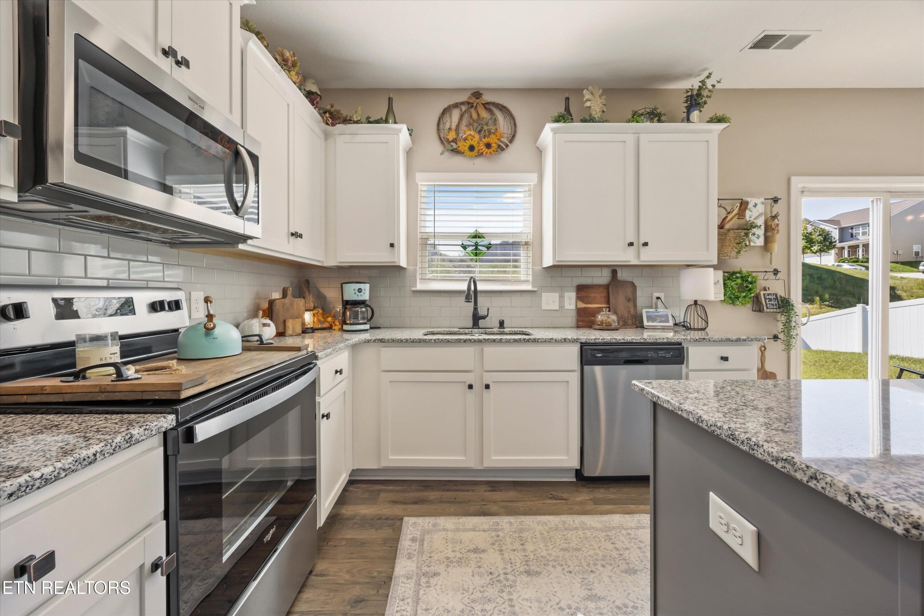 20-108 Laine Dr 24 - 108 Laine Drive, Lenoir City, TN 37771, Lenoir City