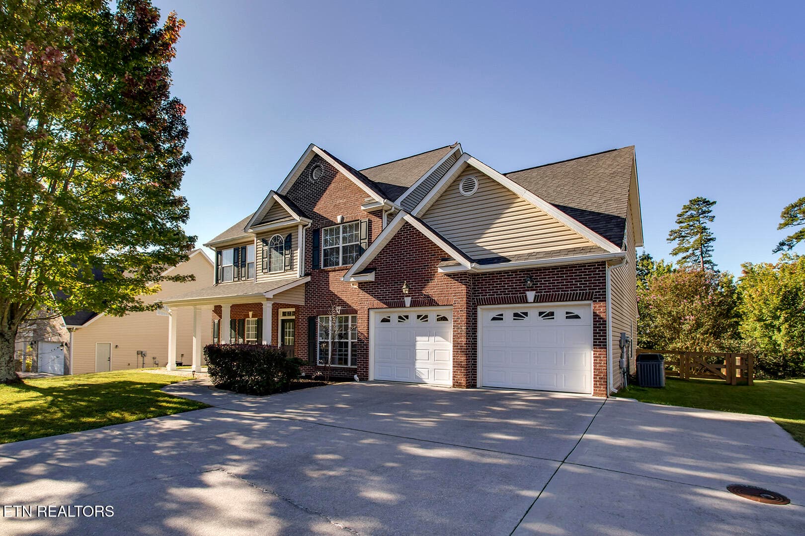 03_TimberGreenLane_2906_FrontRight - 2906 Timber Green Lane, Knoxville, TN 37921, Knoxville