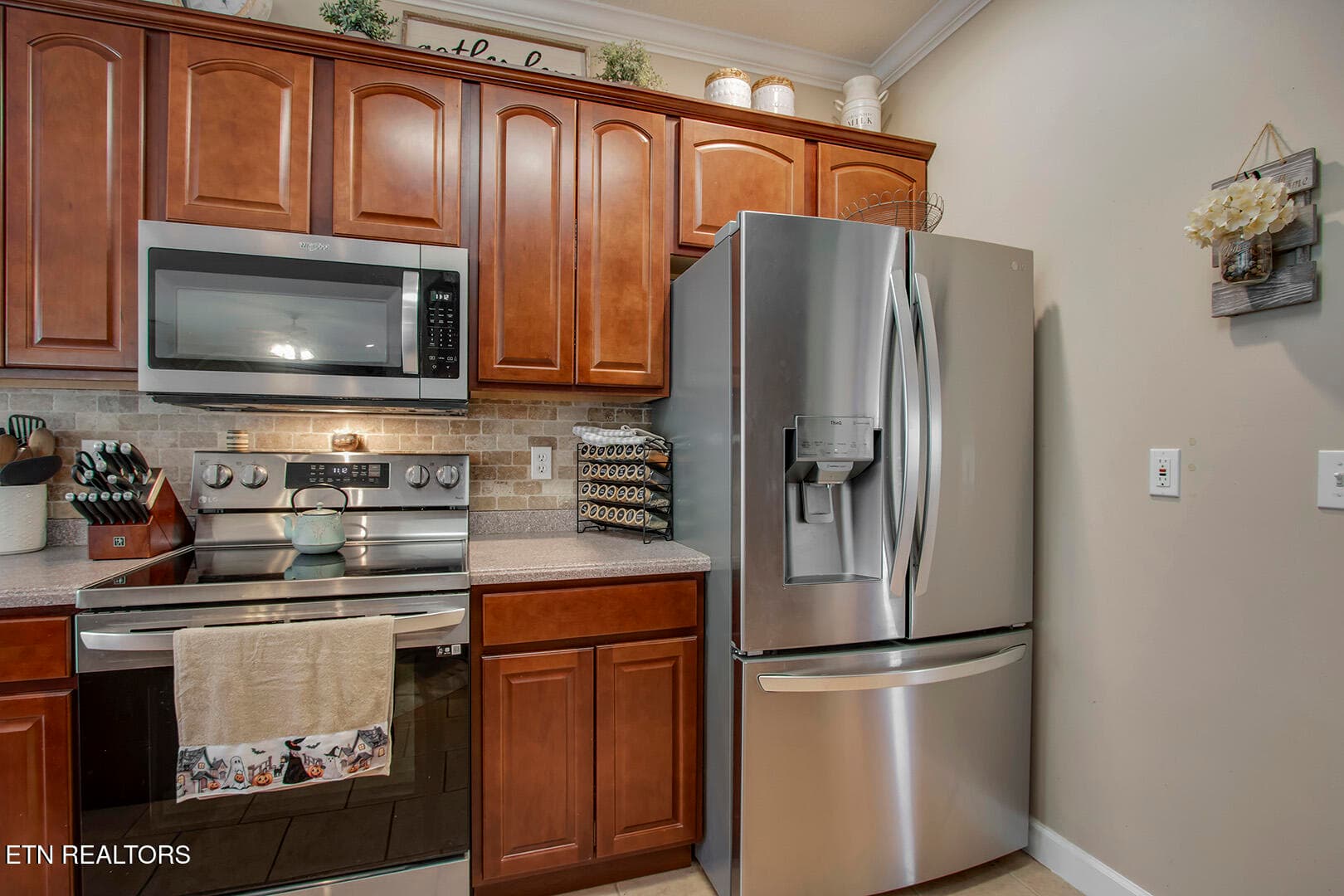 21_TimberGreenLane_2906_Kitchen04 - 2906 Timber Green Lane, Knoxville, TN 37921, Knoxville