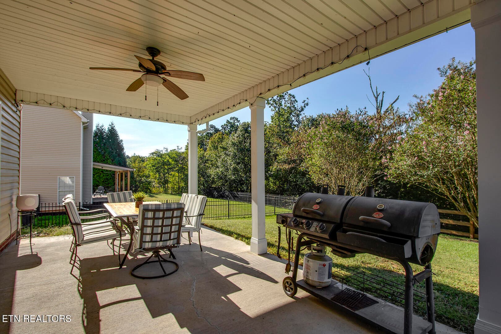 51_TimberGreenLane_2906_CoveredPatio01 - 2906 Timber Green Lane, Knoxville, TN 37921, Knoxville