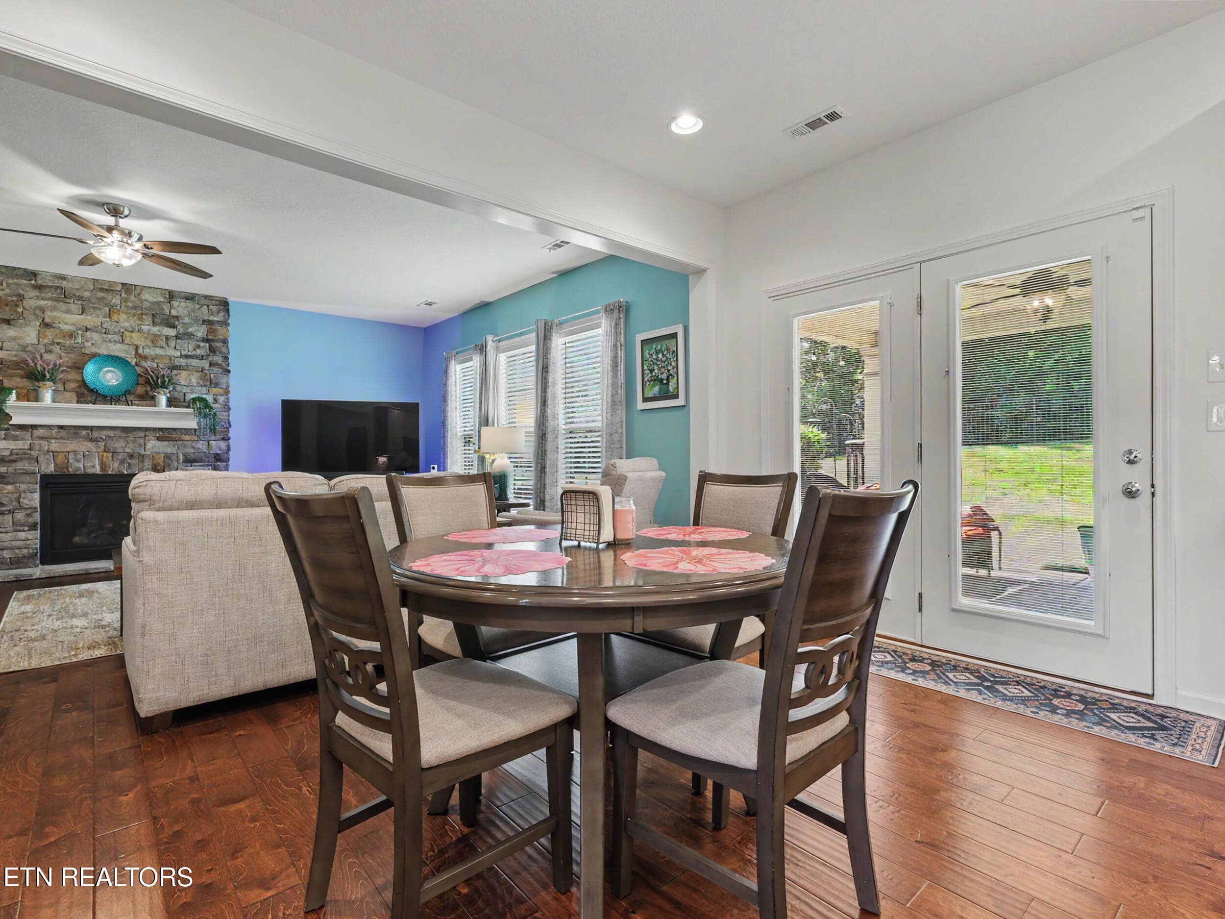 eat-in area 2 - 12507 Cotton Blossom Lane, Knoxville, TN 37934, Knoxville